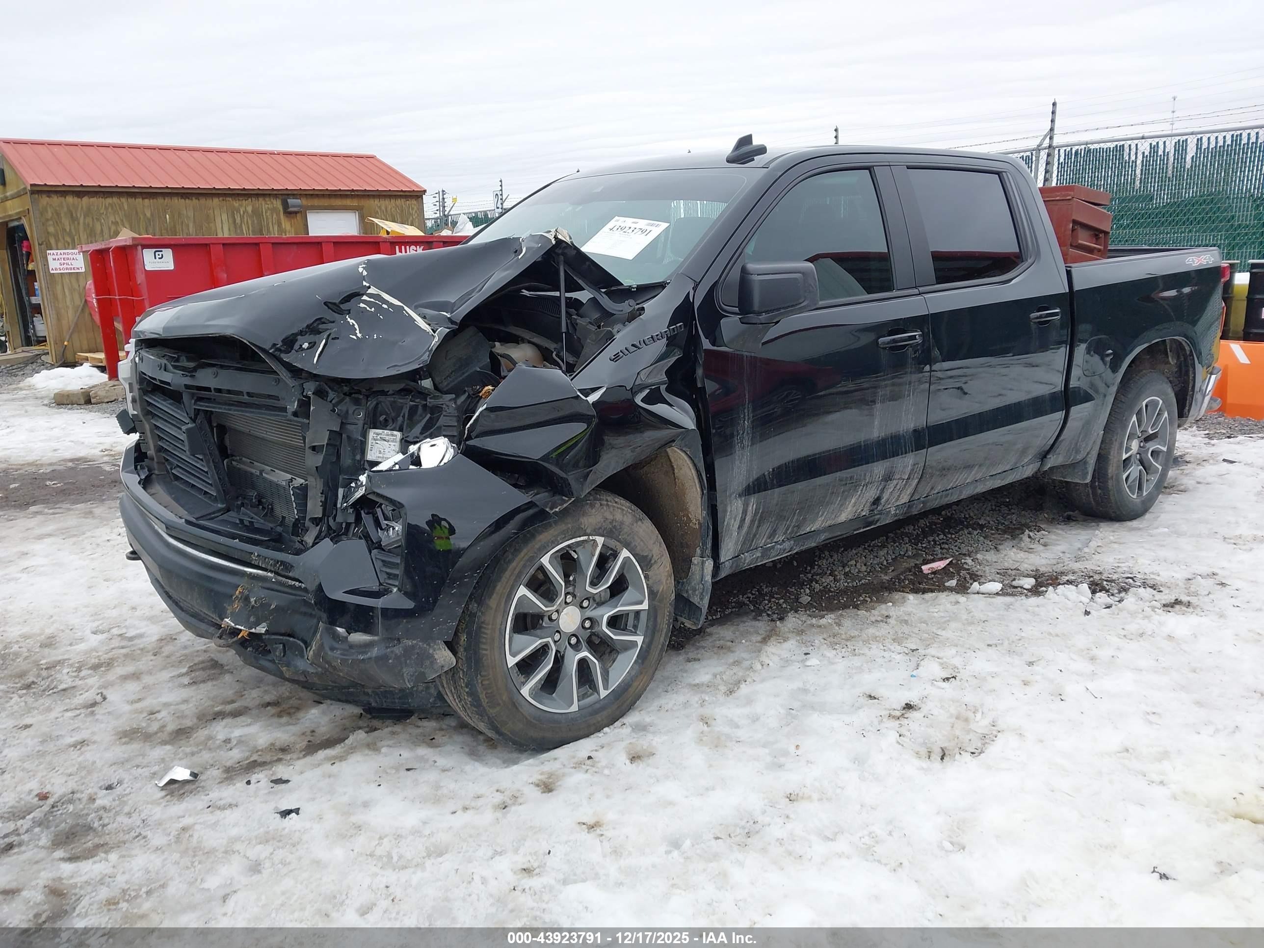 CHEVROLET SILVERADO image 2