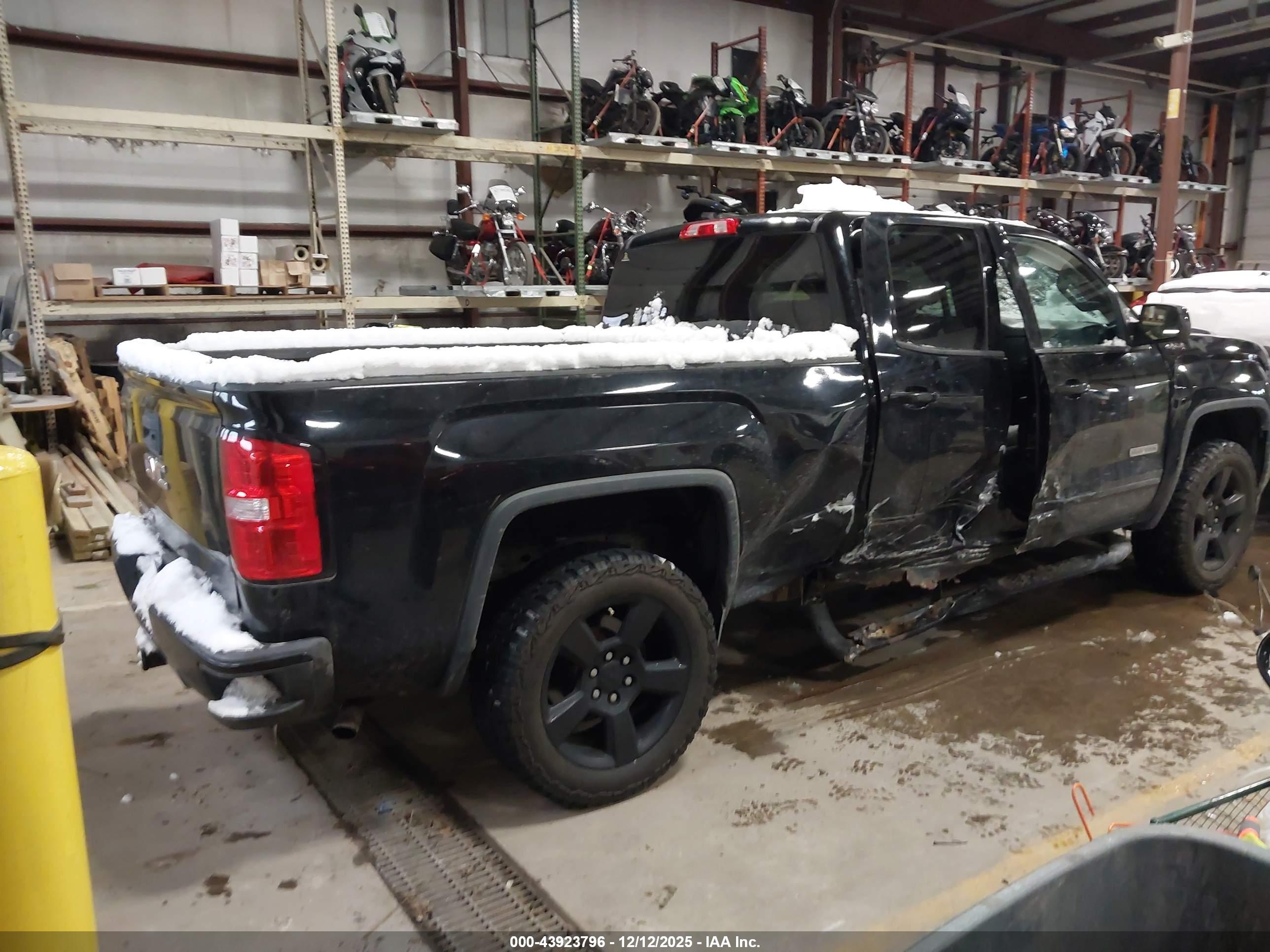 GMC SIERRA image 4