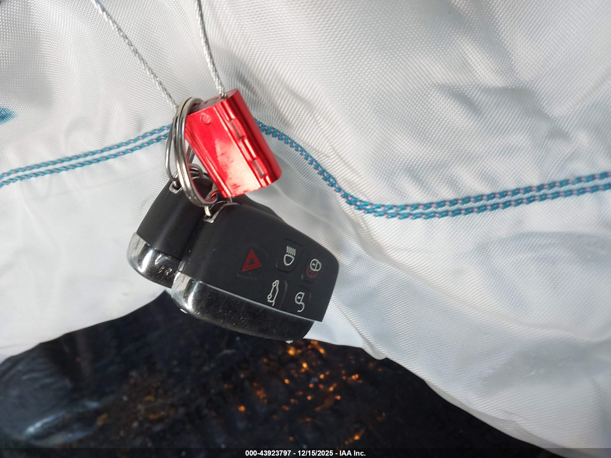 LAND ROVER image 11
