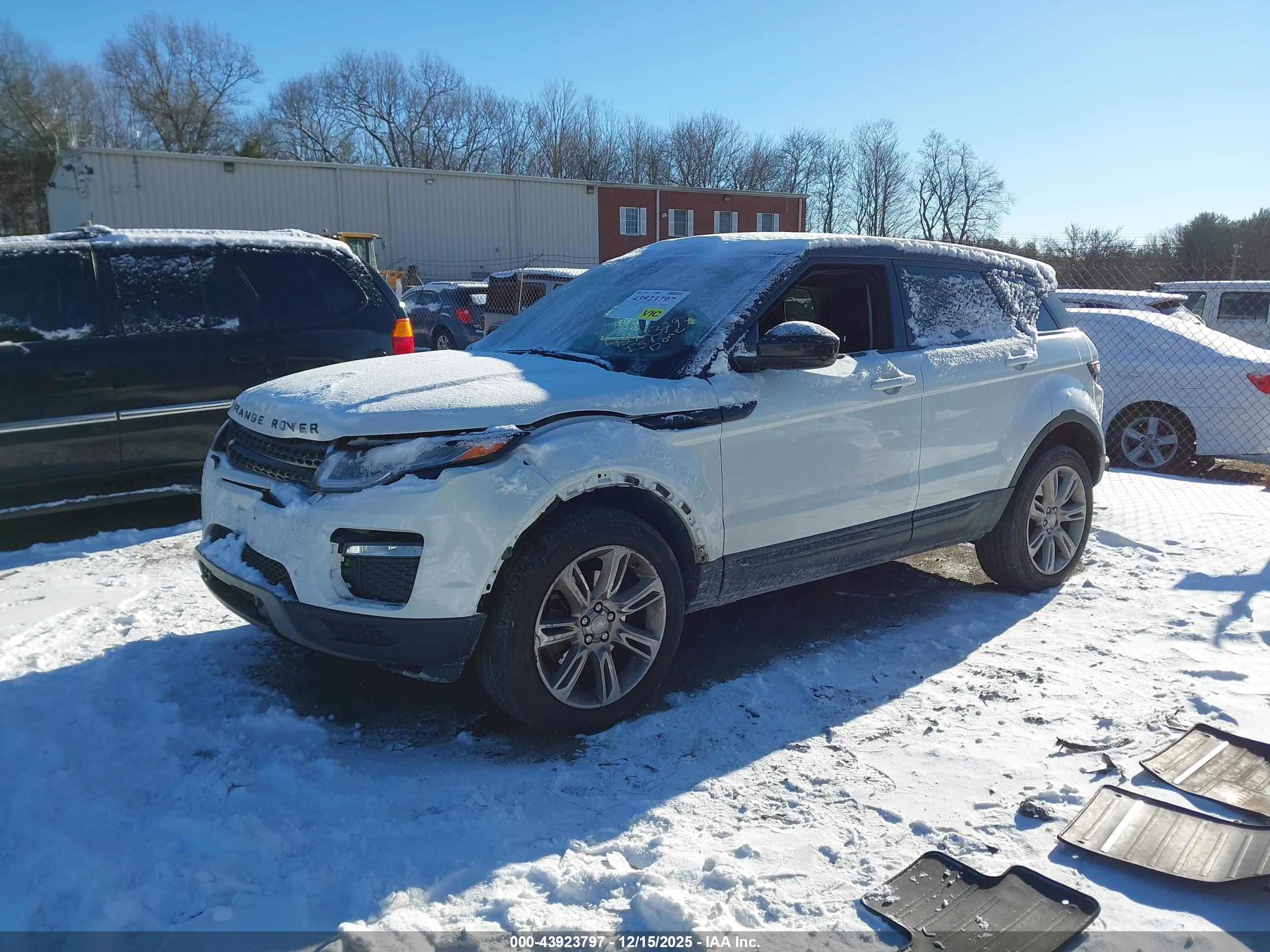 LAND ROVER image 2