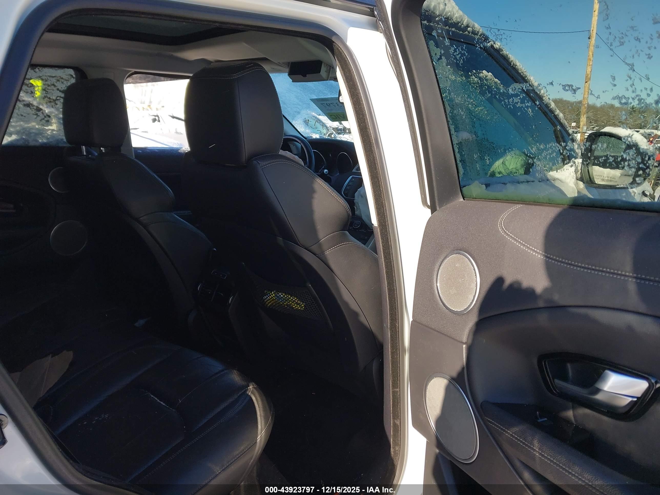 LAND ROVER image 8