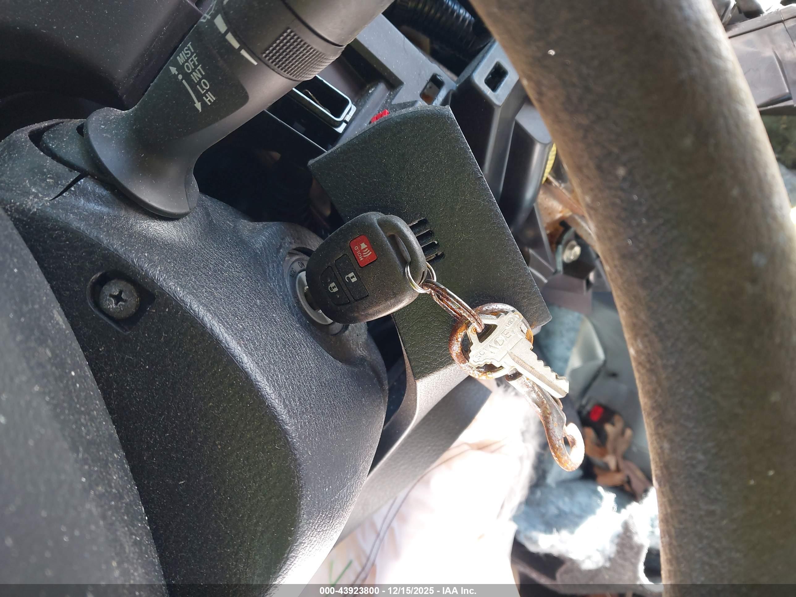 TOYOTA TACOMA image 11