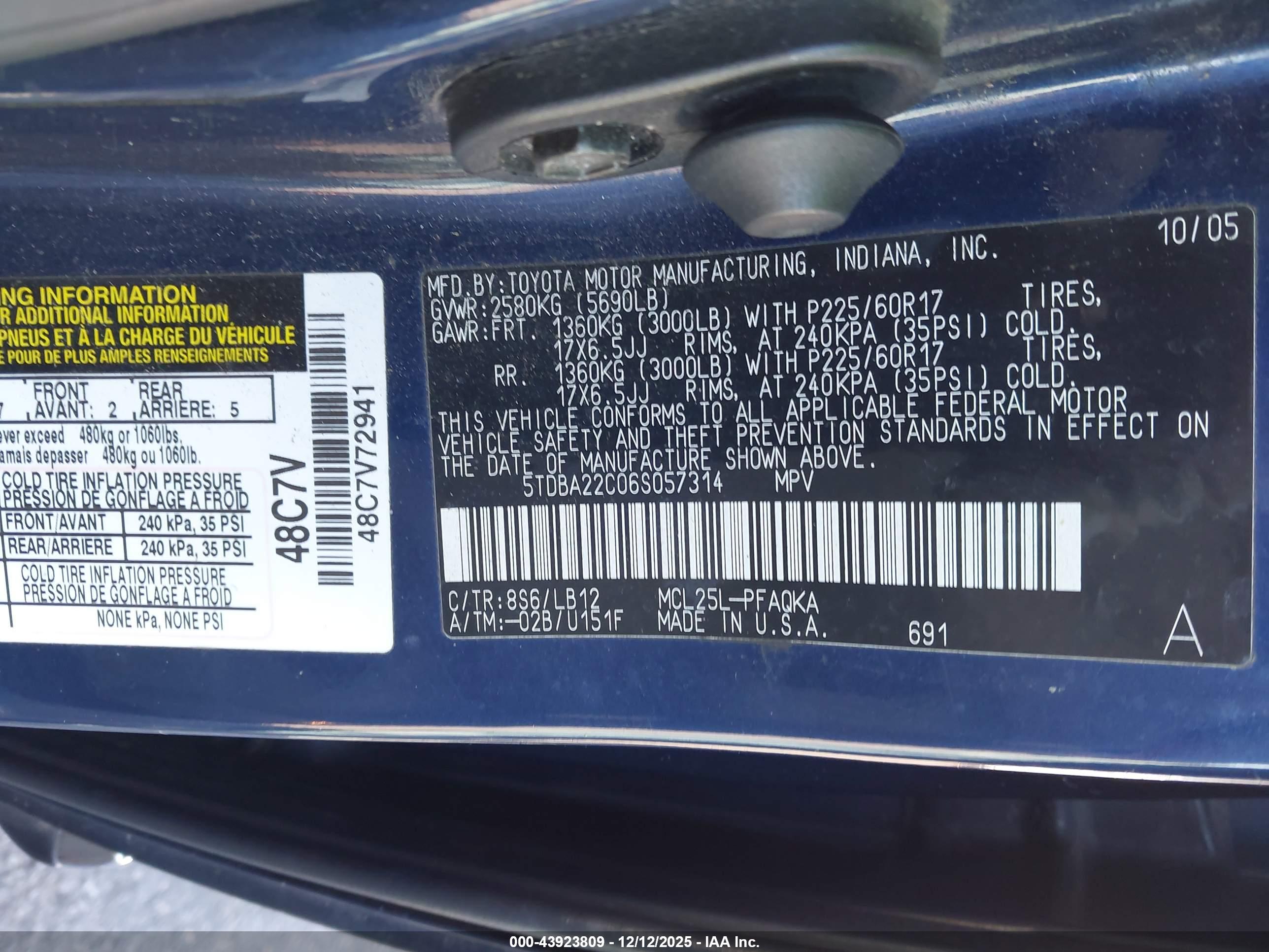 TOYOTA SIENNA image 9