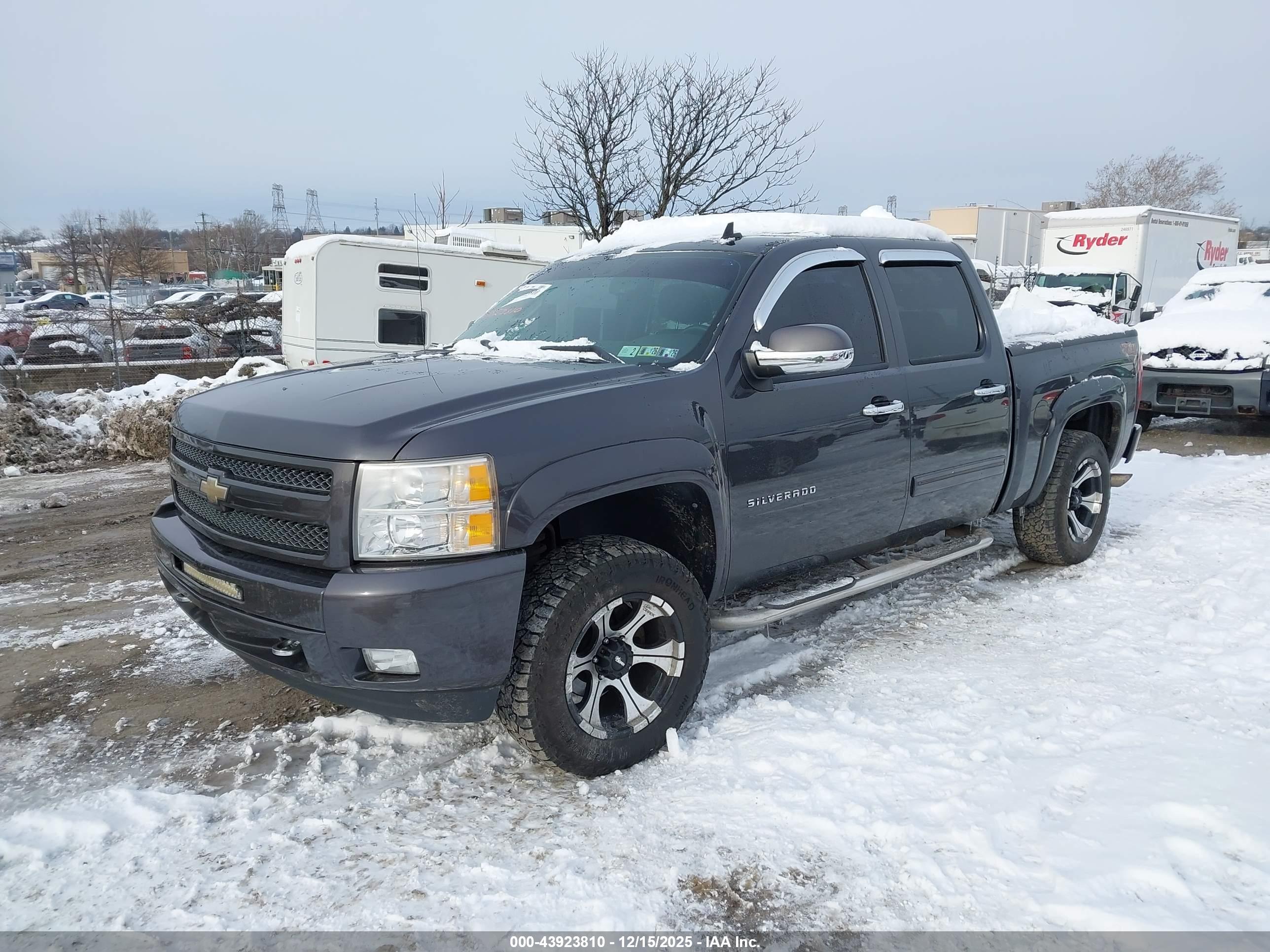 CHEVROLET SILVERADO image 2