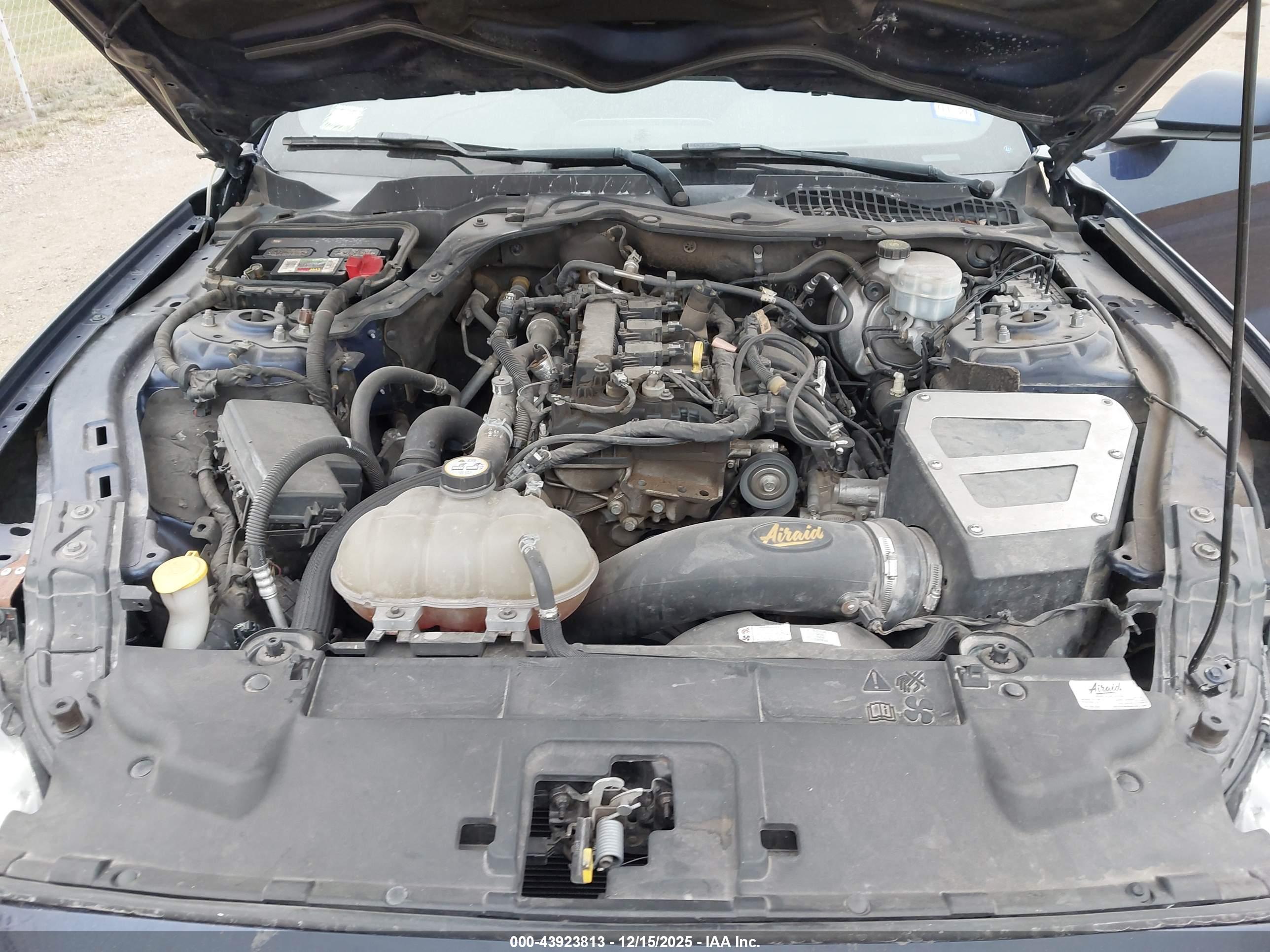 FORD MUSTANG image 10