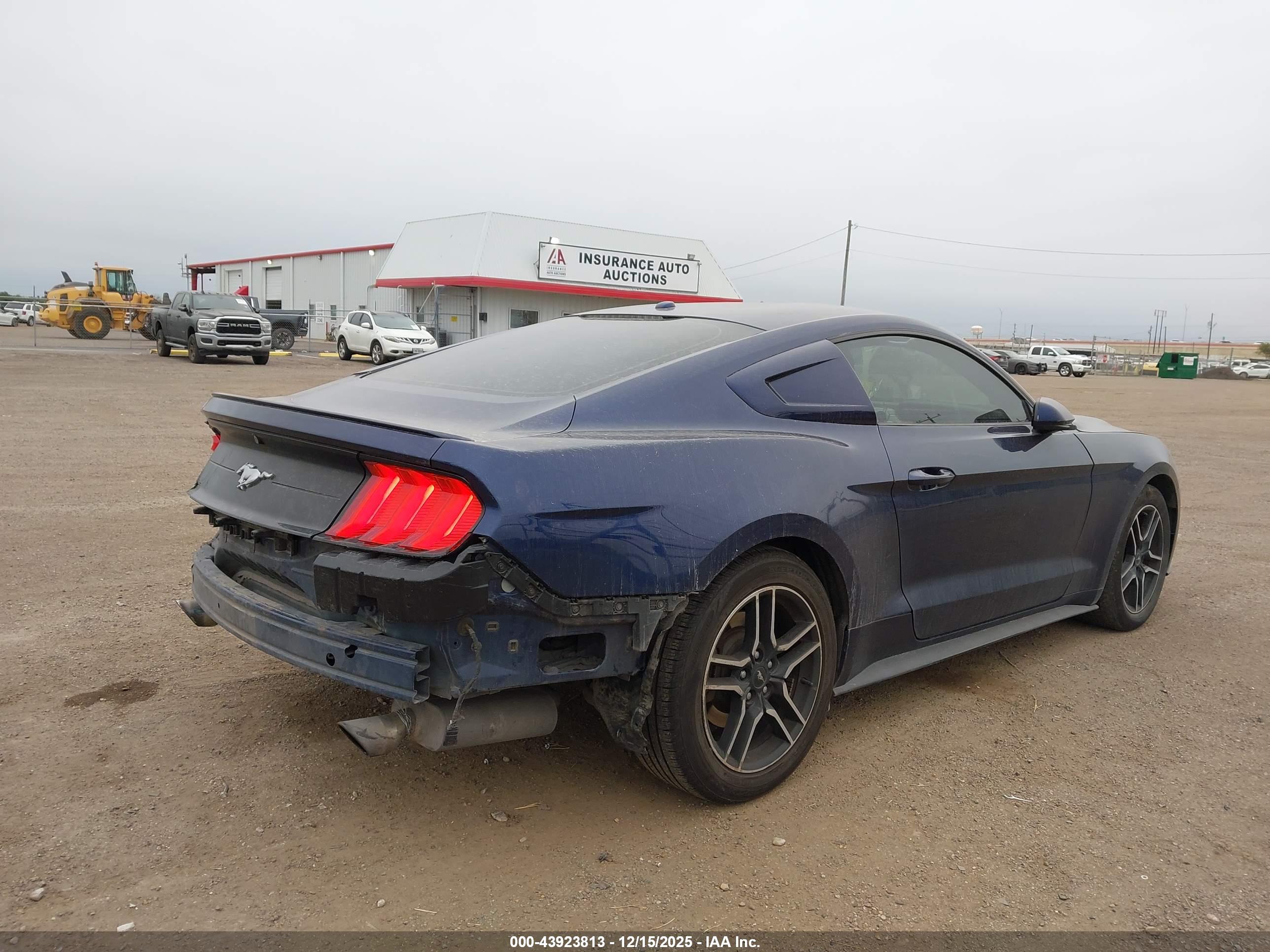 FORD MUSTANG image 4