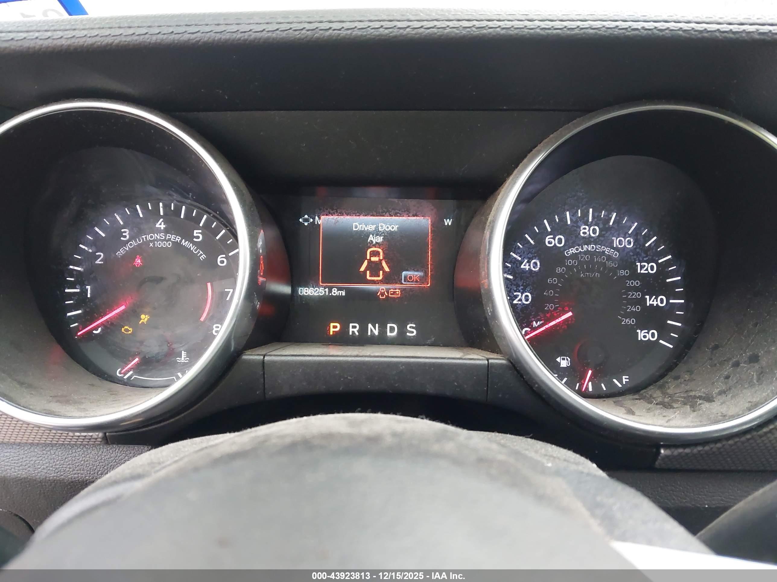 FORD MUSTANG image 7