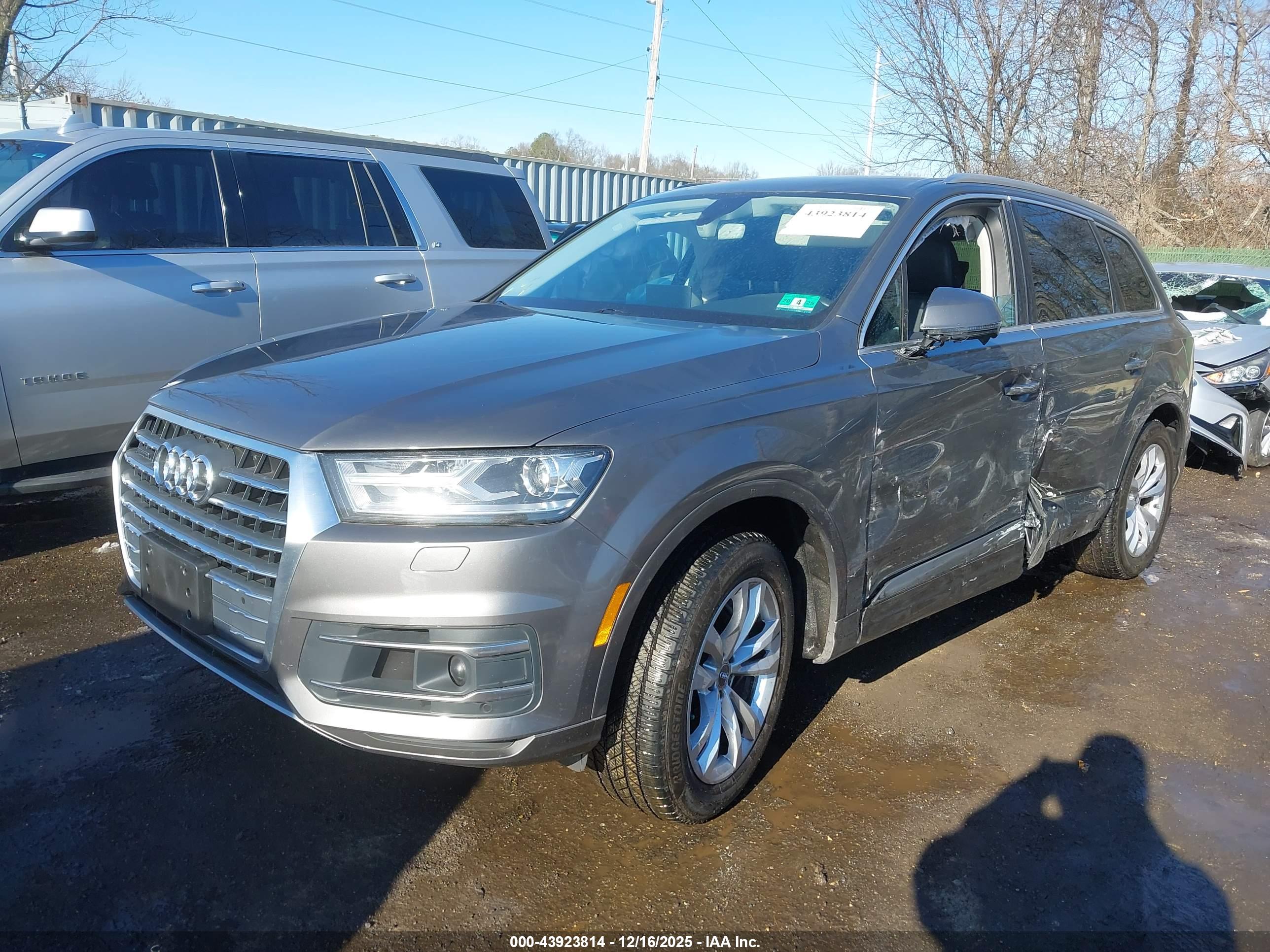 AUDI Q7 image 2