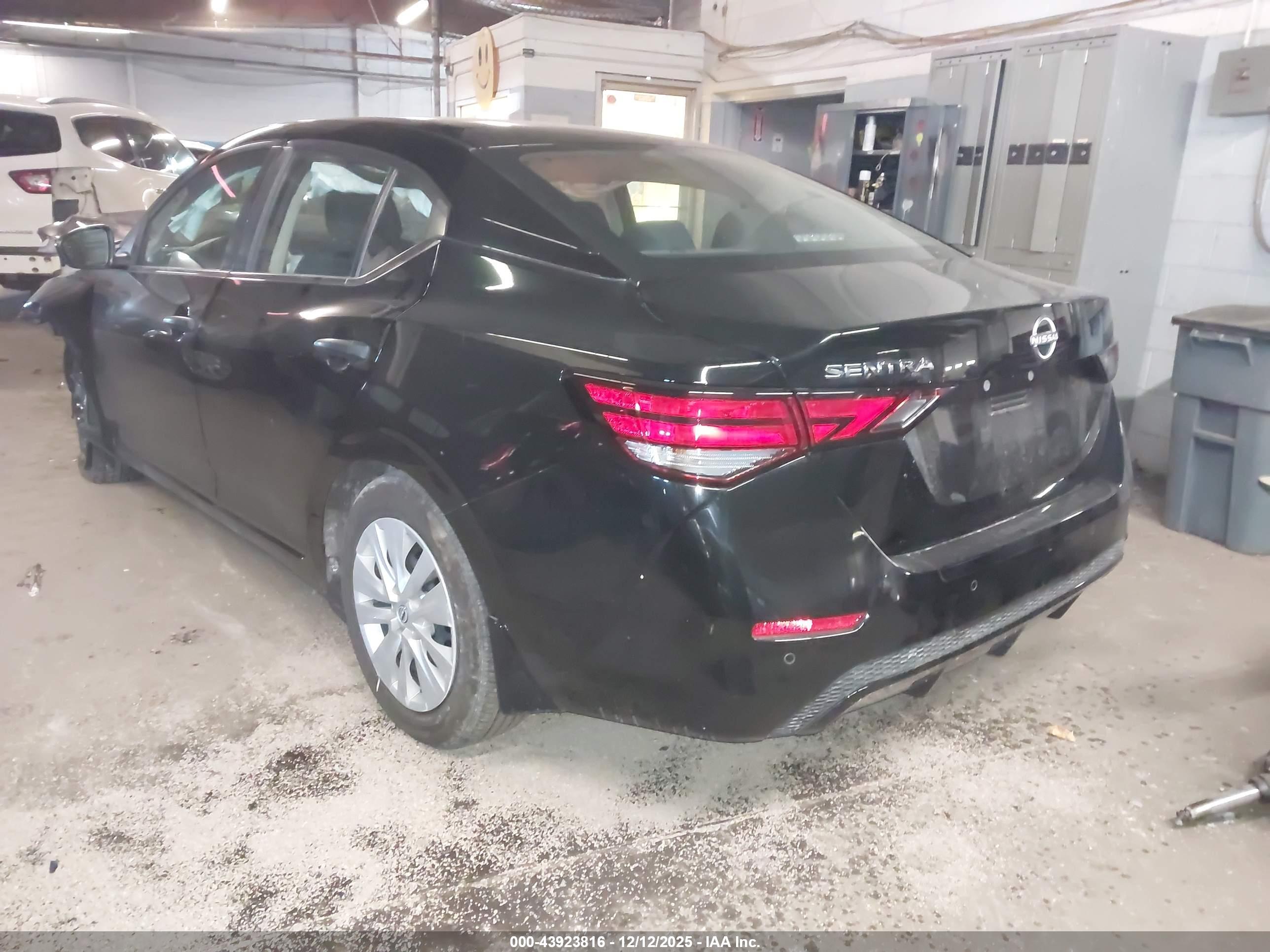NISSAN SENTRA image 3