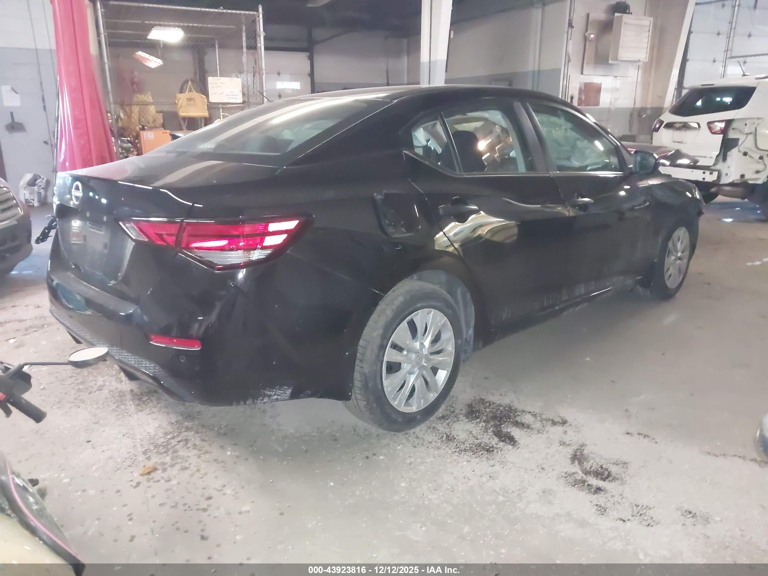 NISSAN SENTRA image 4