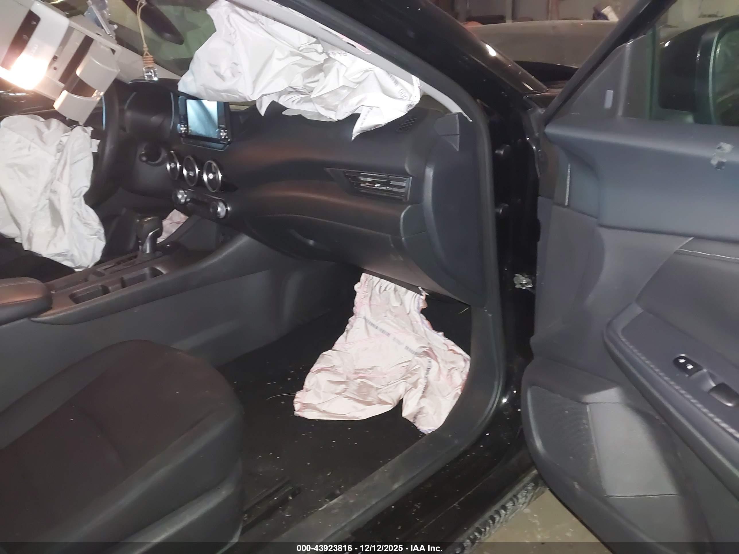 NISSAN SENTRA image 5