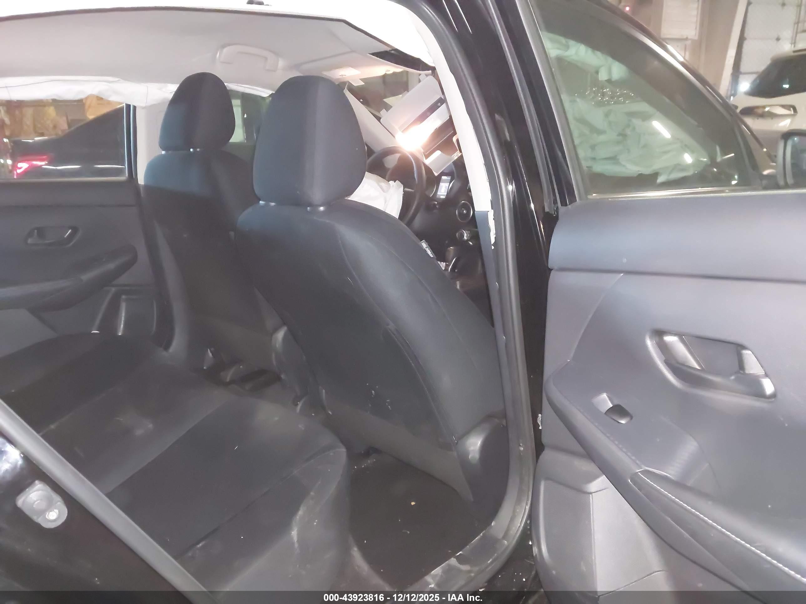 NISSAN SENTRA image 8
