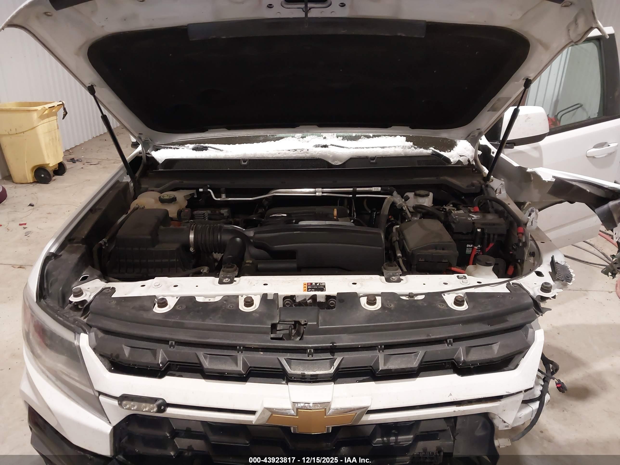 CHEVROLET COLORADO image 10