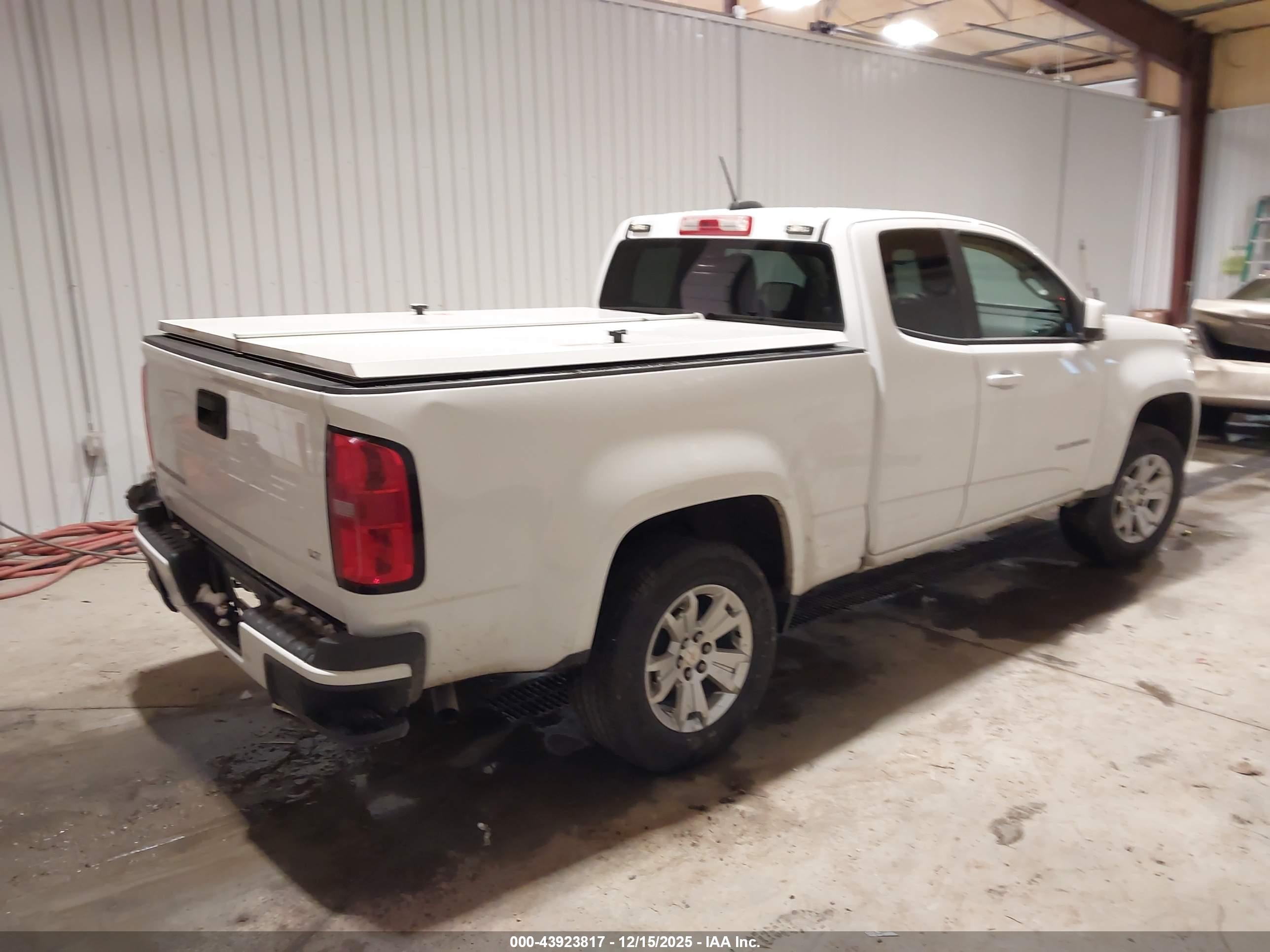 CHEVROLET COLORADO image 4