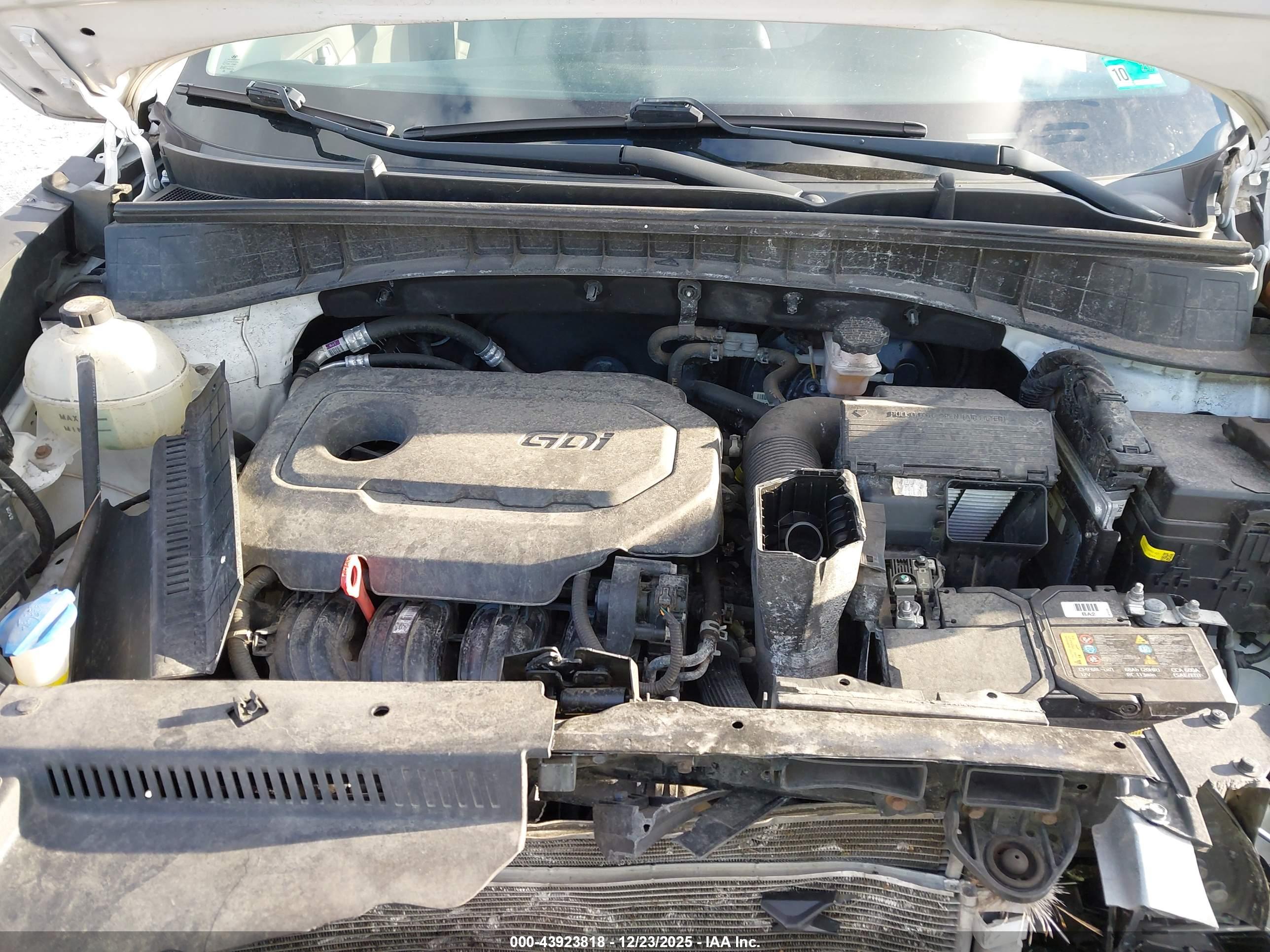HYUNDAI TUCSON image 10