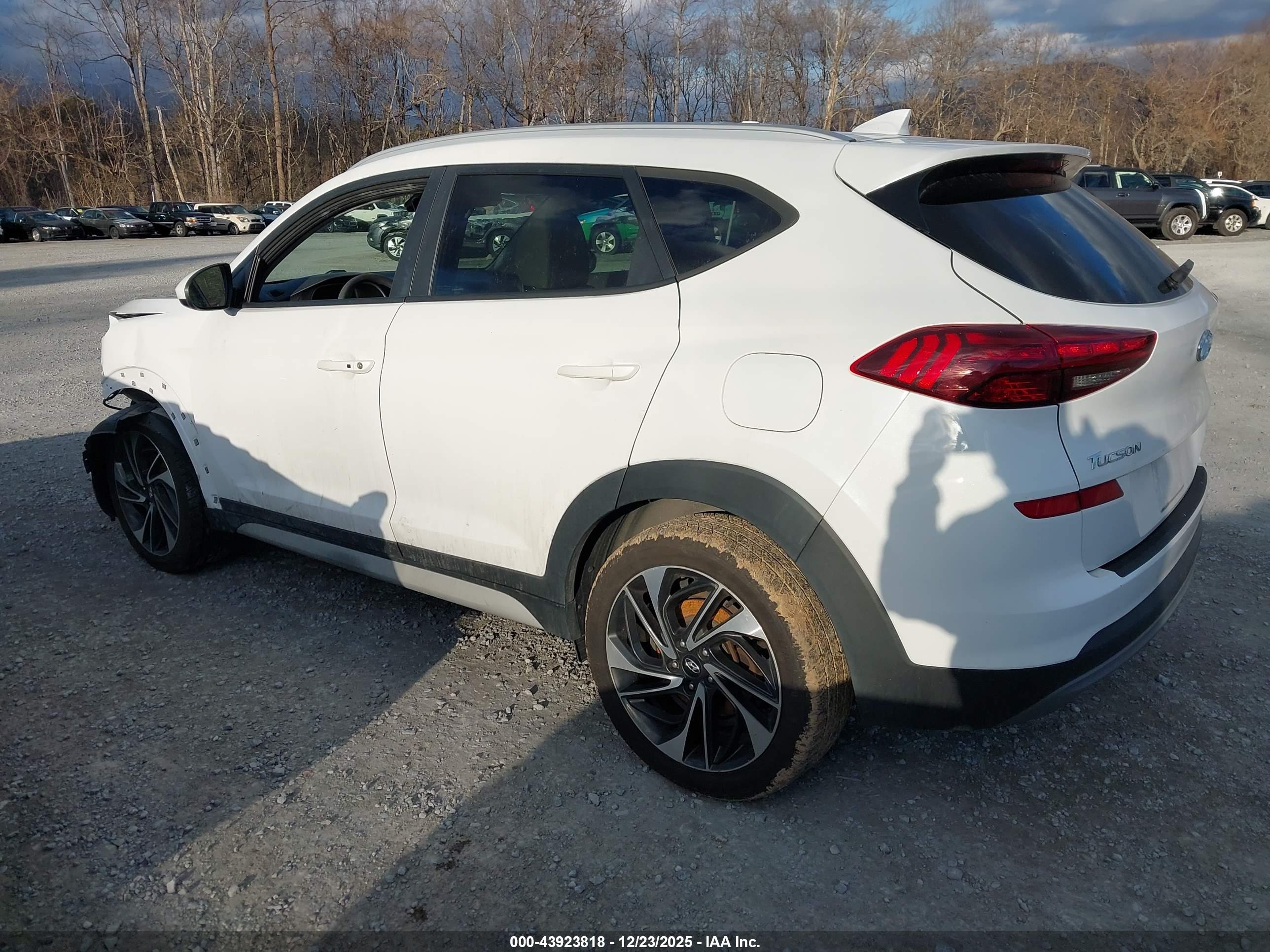 HYUNDAI TUCSON image 3