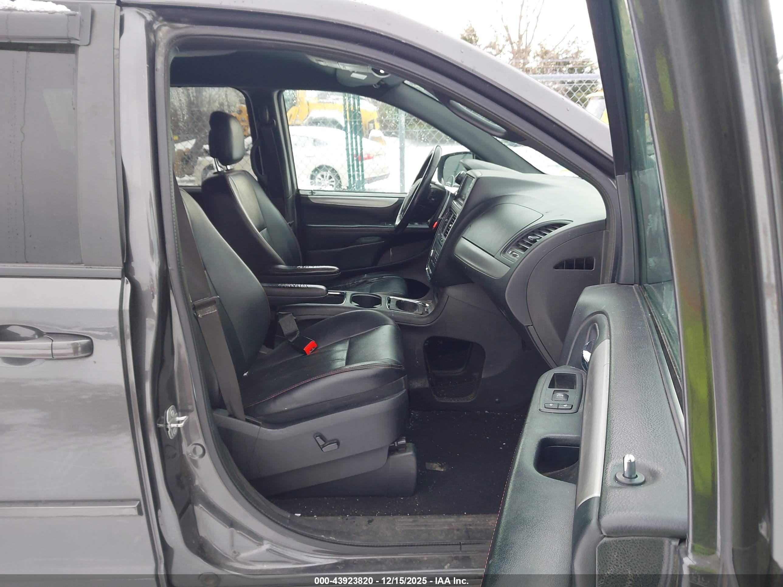 DODGE GRAND image 5