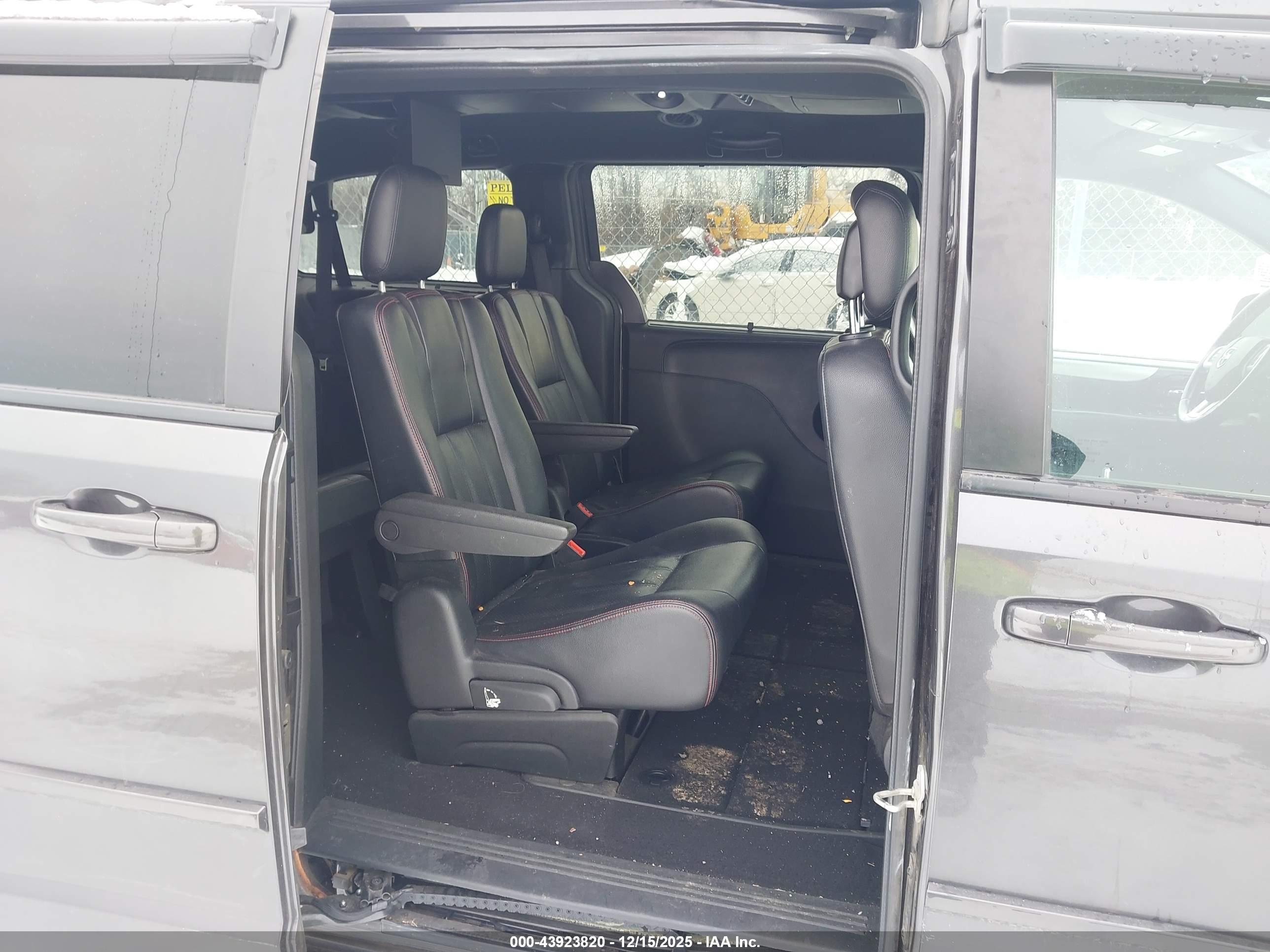 DODGE GRAND image 8