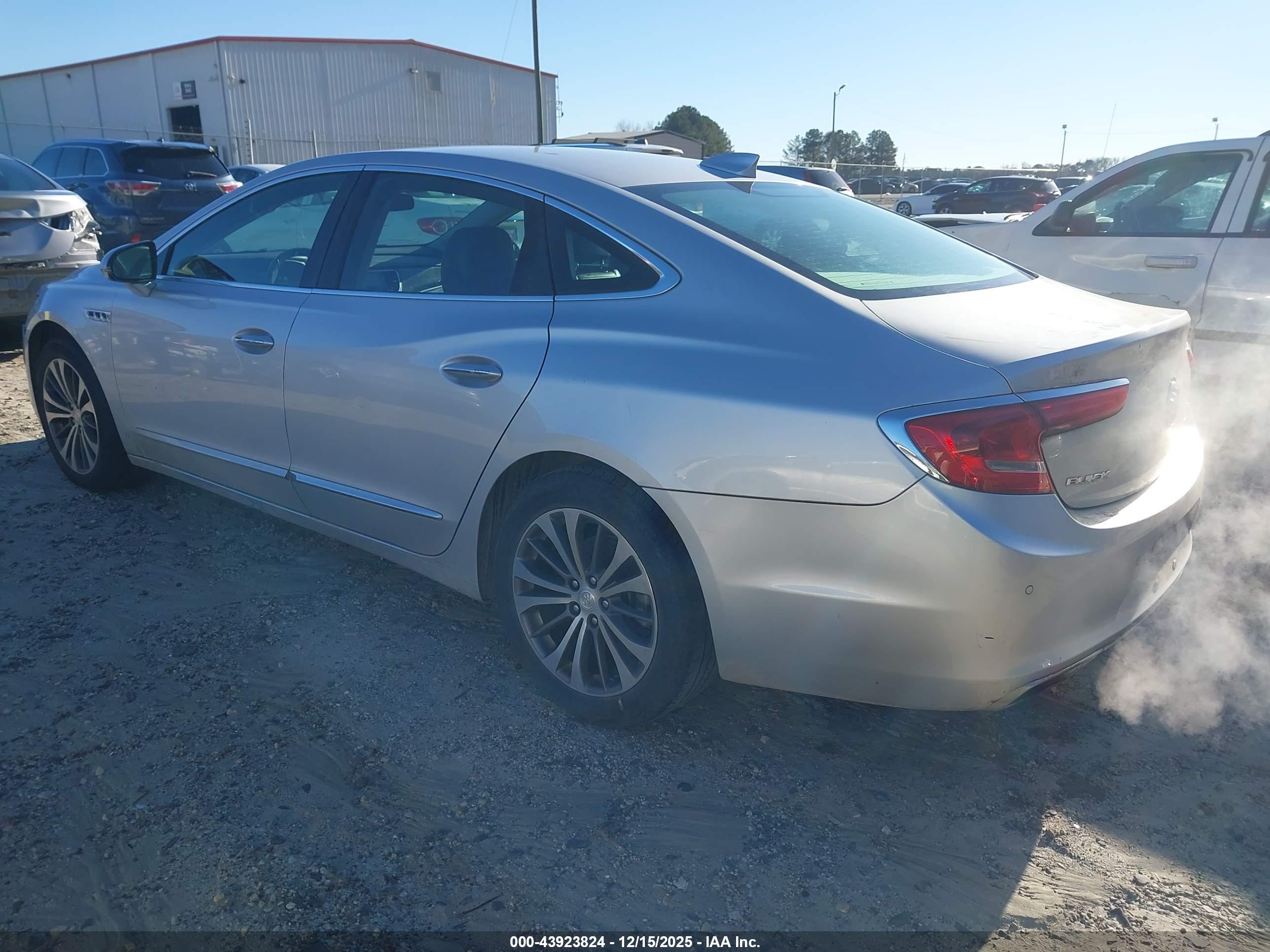 BUICK LACROSSE image 3