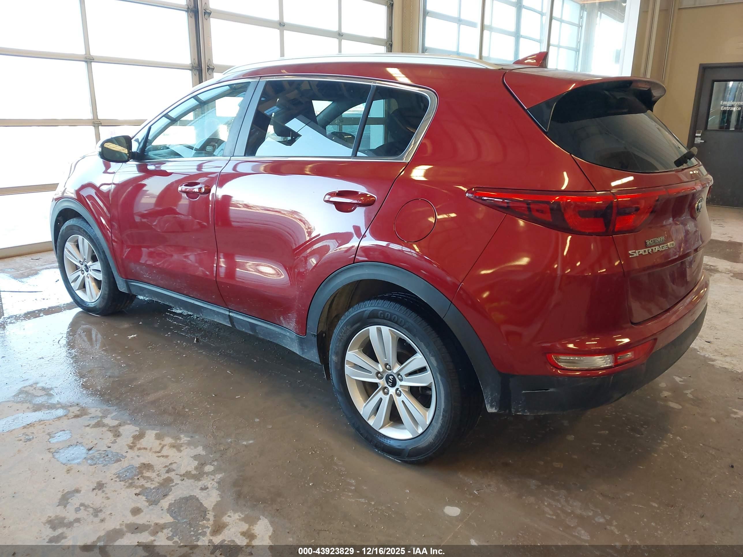 KIA SPORTAGE image 3