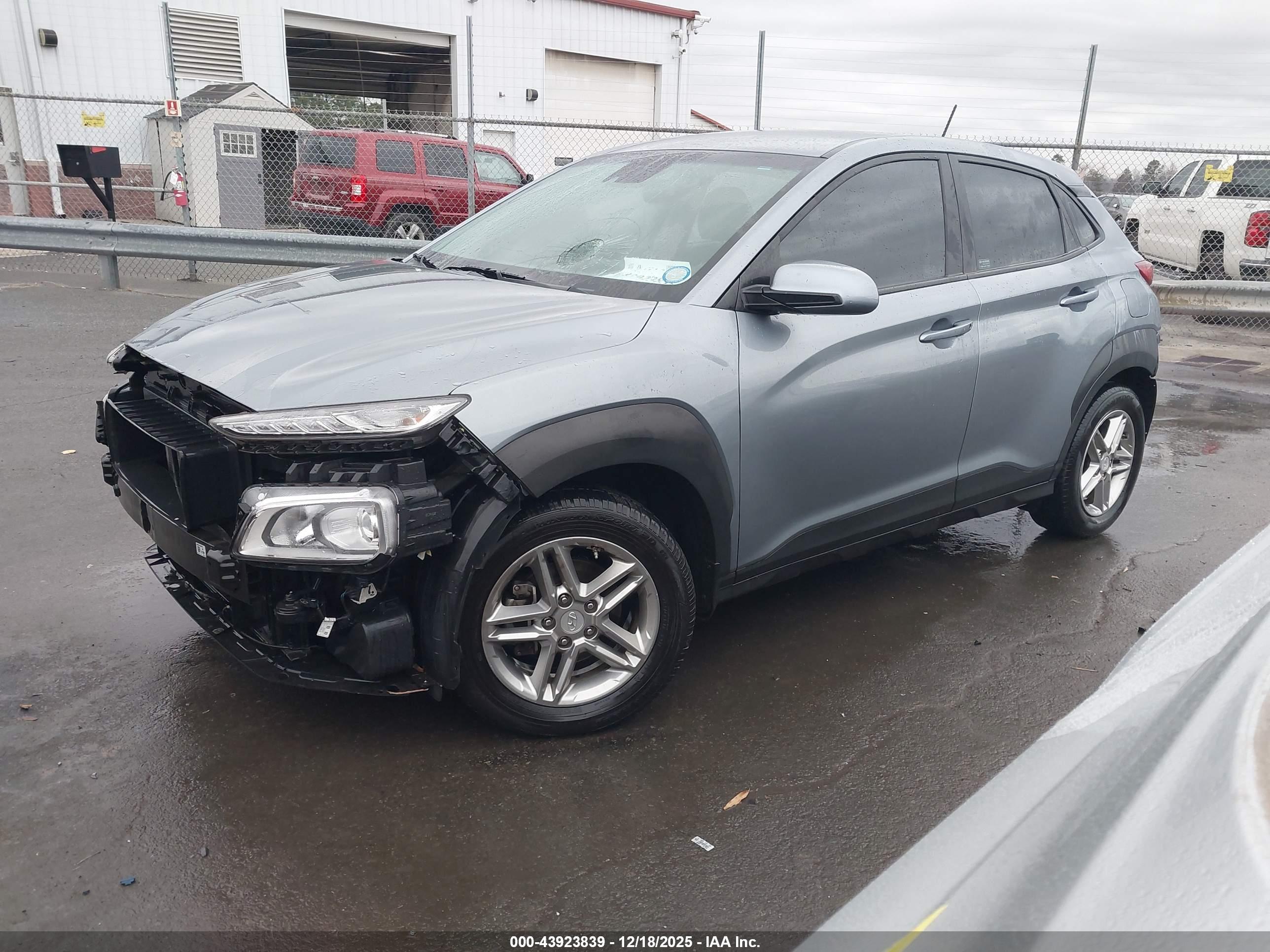 HYUNDAI KONA image 2