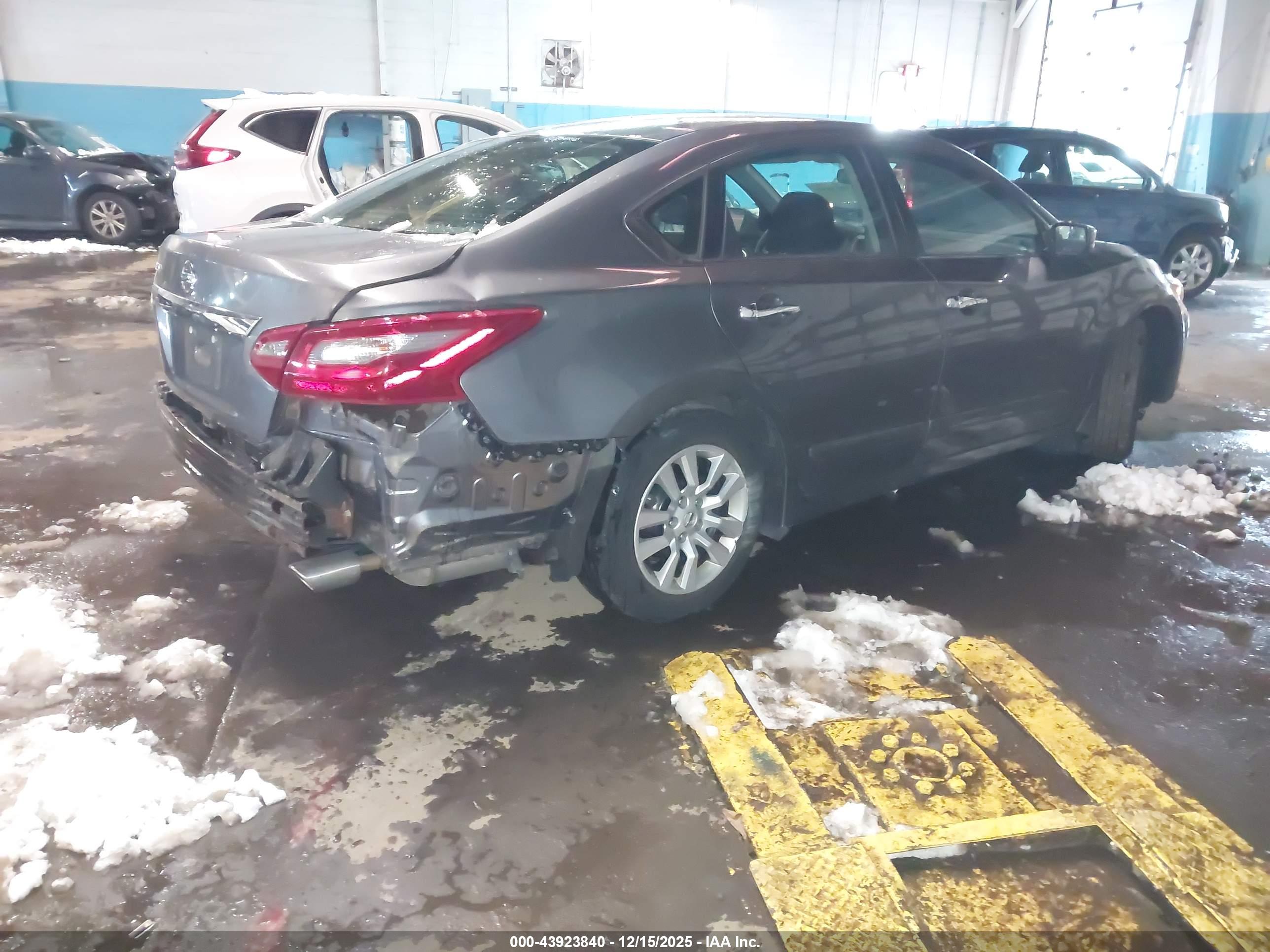 NISSAN ALTIMA image 4