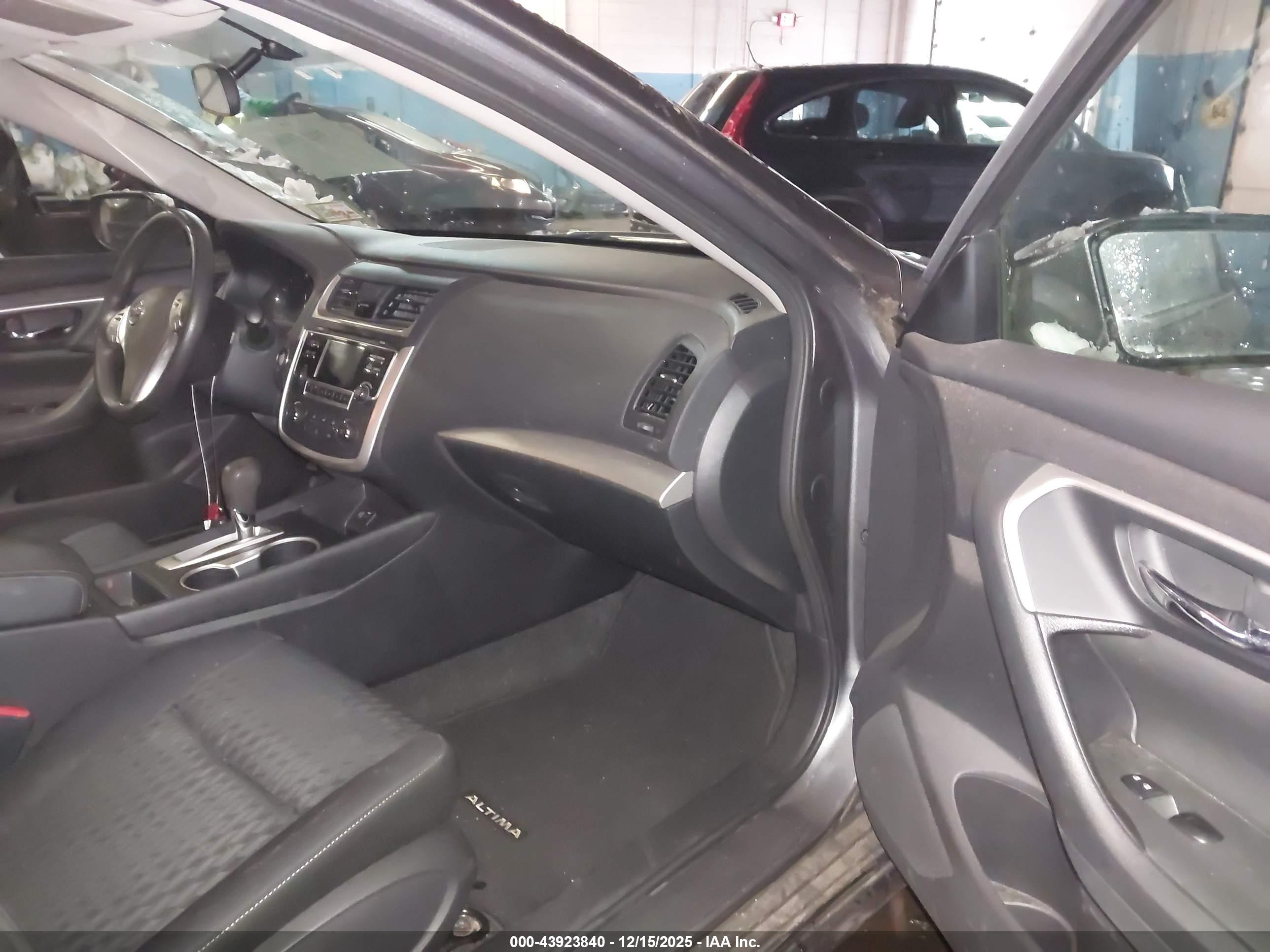 NISSAN ALTIMA image 5