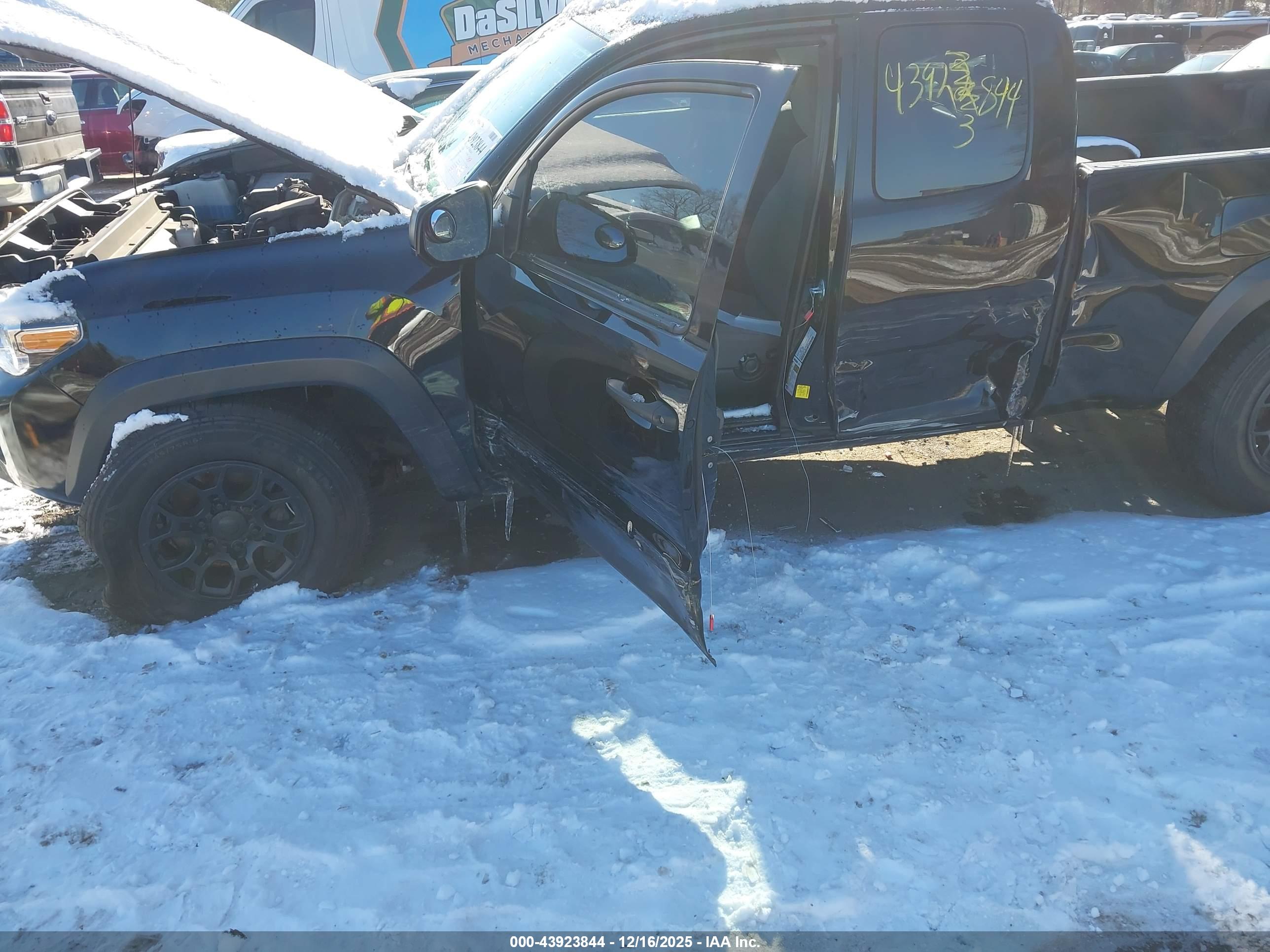 TOYOTA TACOMA image 6