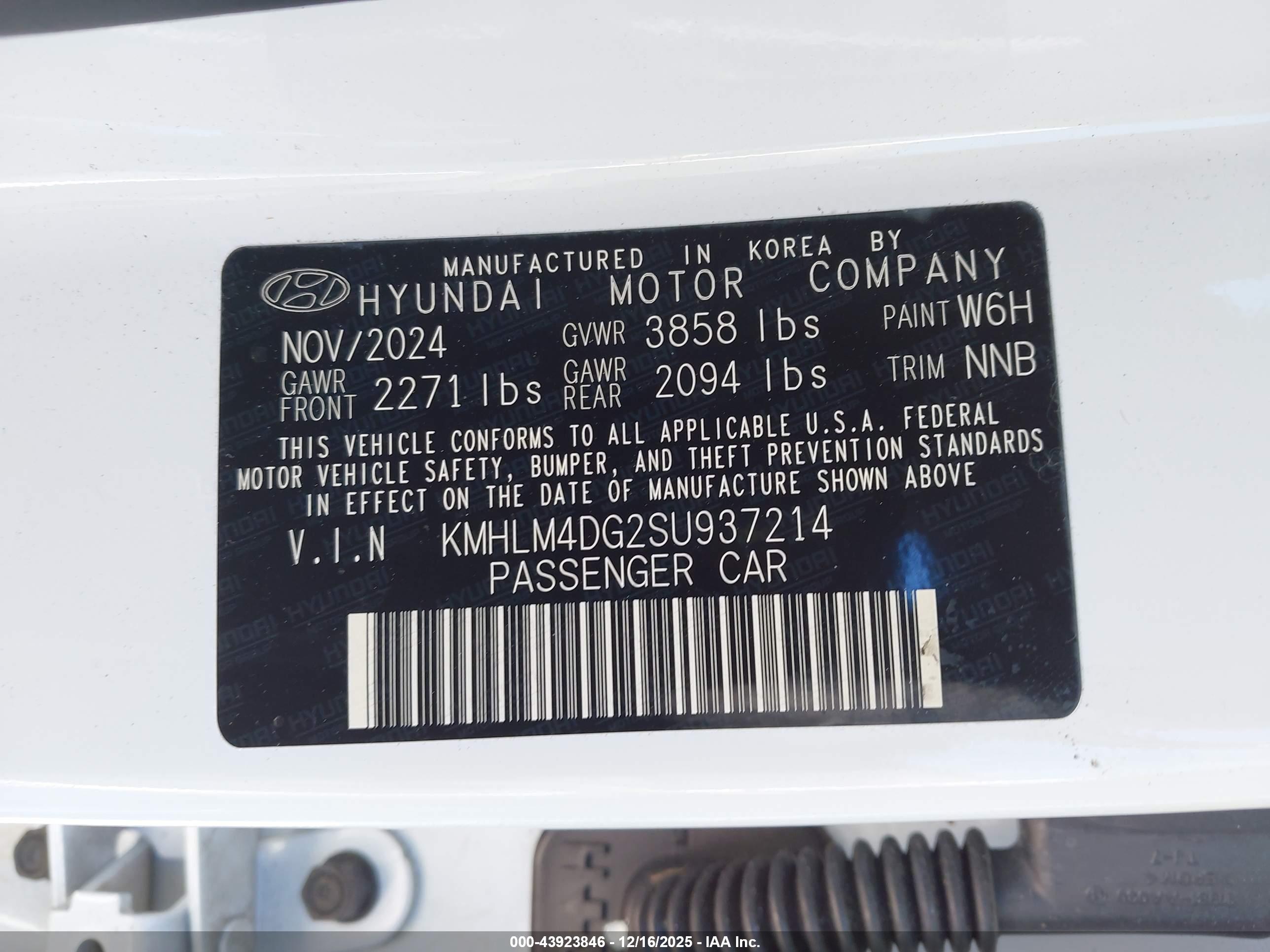 HYUNDAI ELANTRA image 9