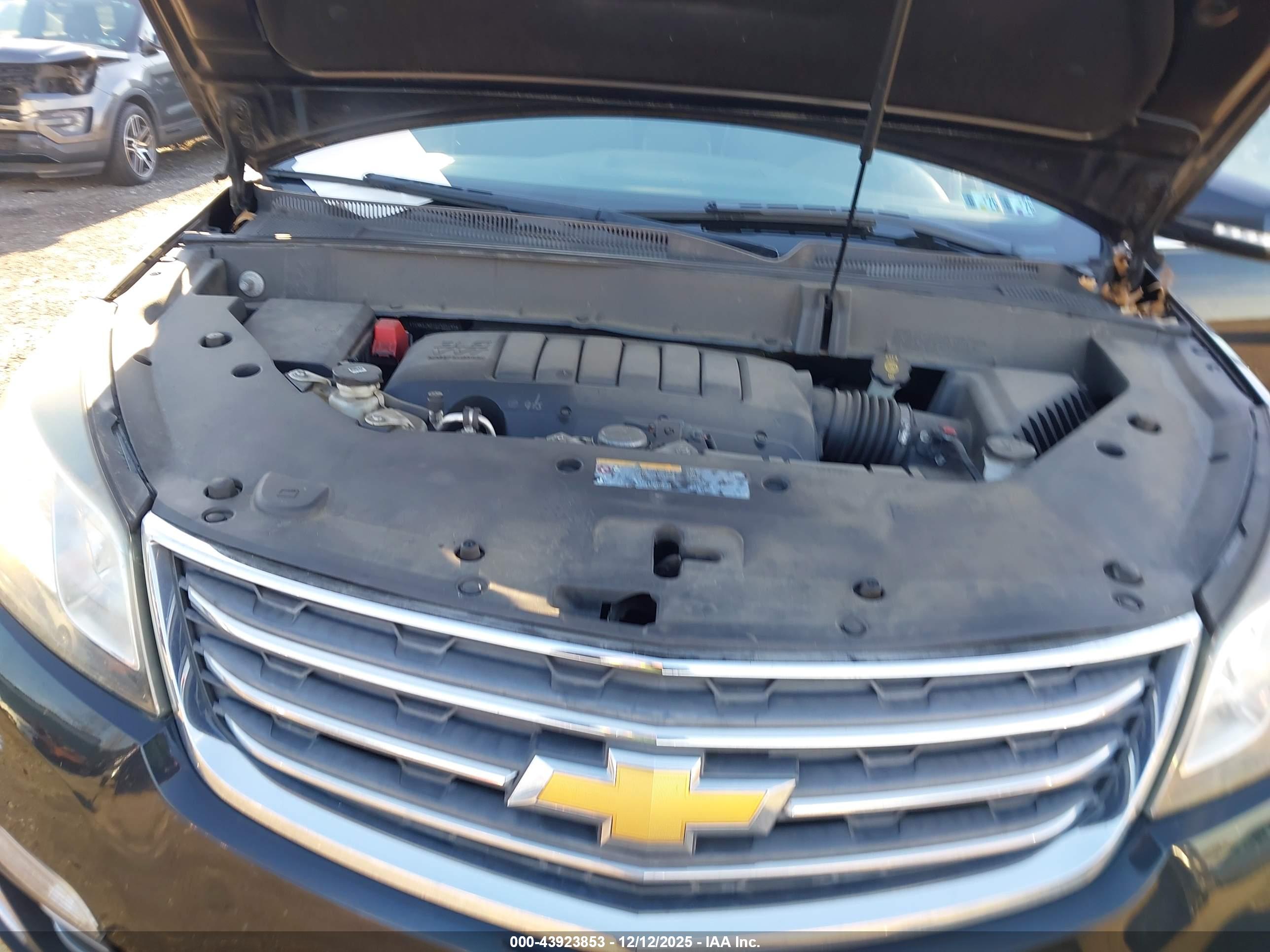 CHEVROLET TRAVERSE image 10