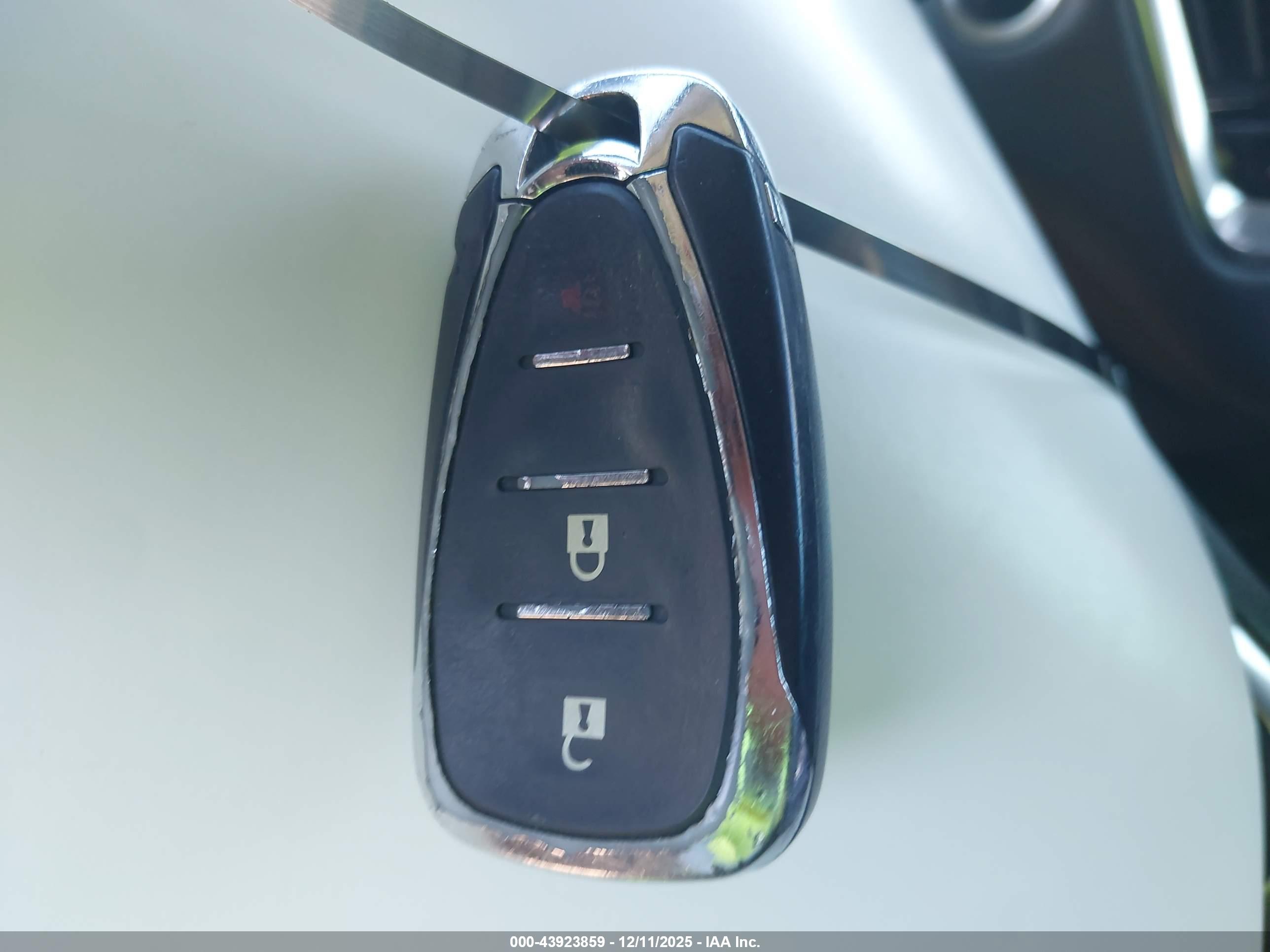 CHEVROLET TRAVERSE image 11