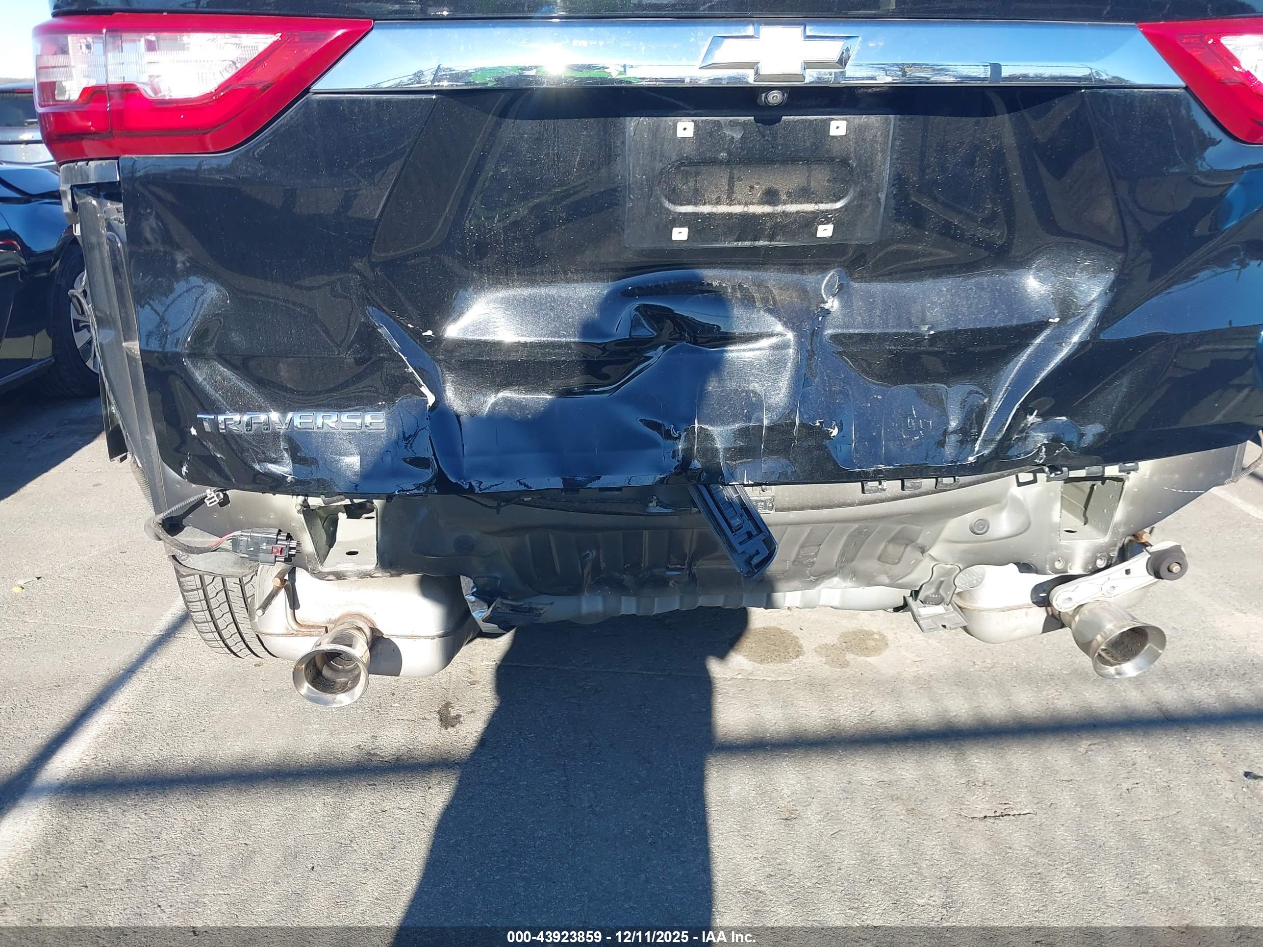 CHEVROLET TRAVERSE image 6