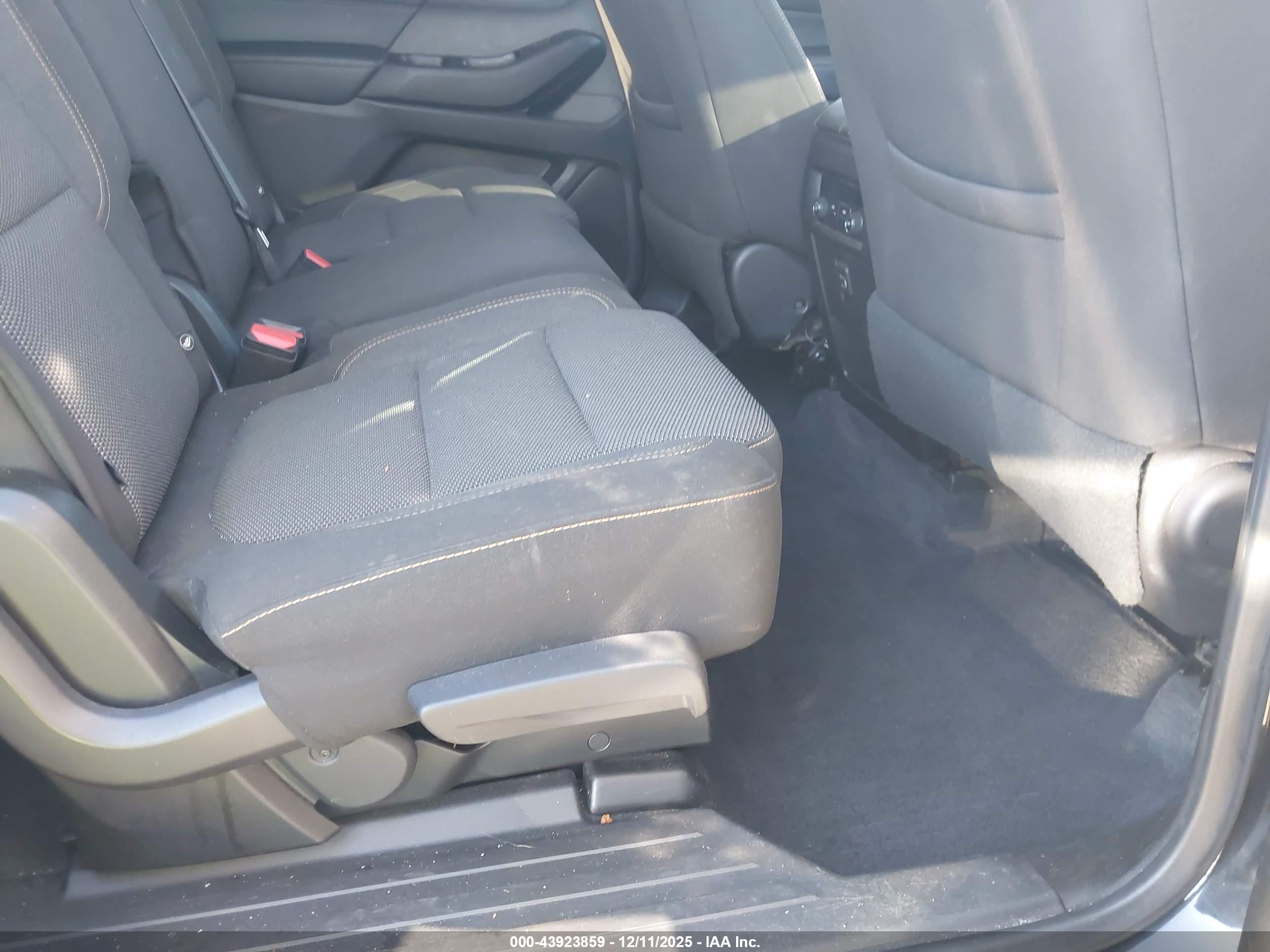 CHEVROLET TRAVERSE image 8
