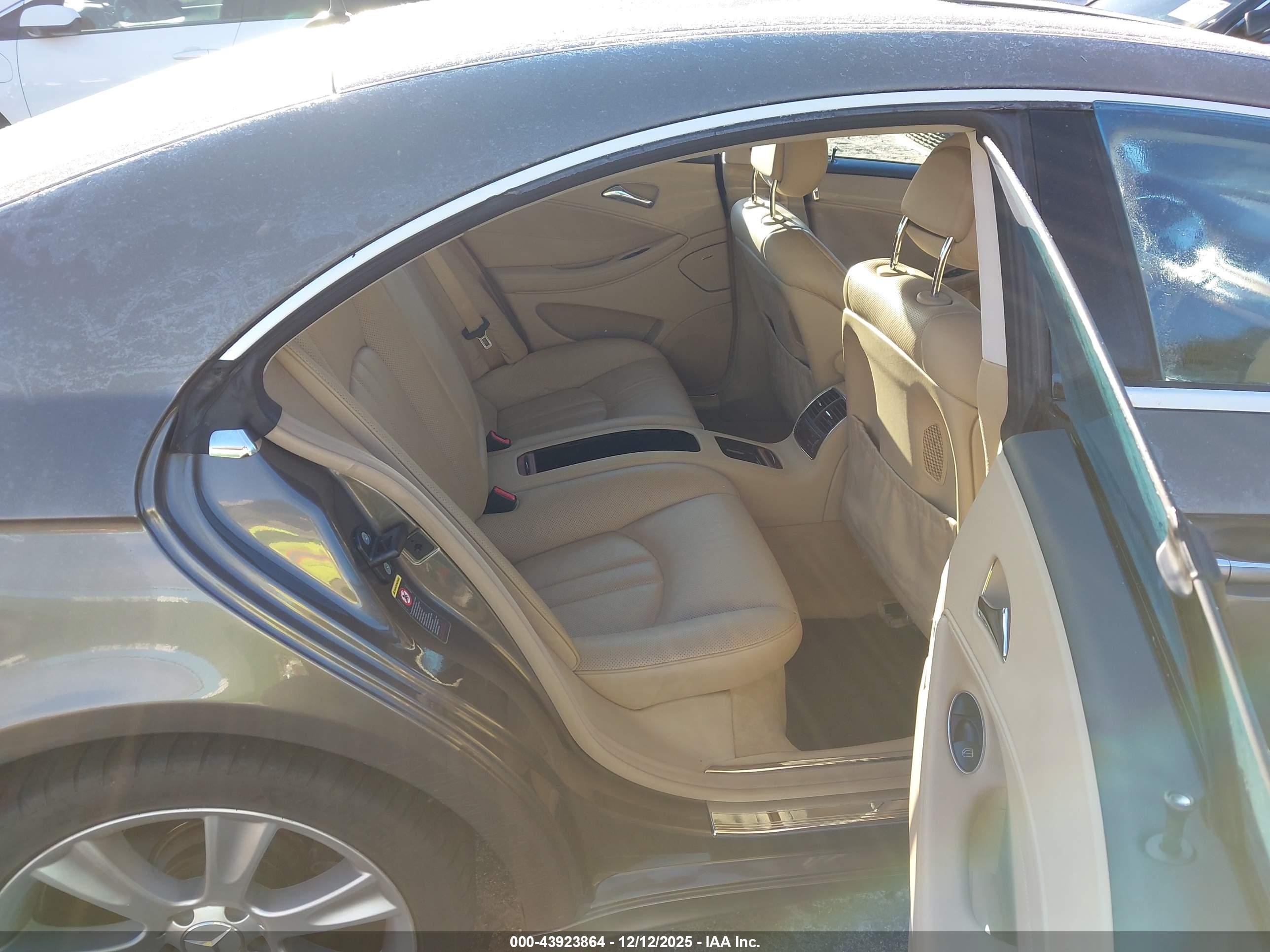 MERCEDES-BENZ CLS image 8