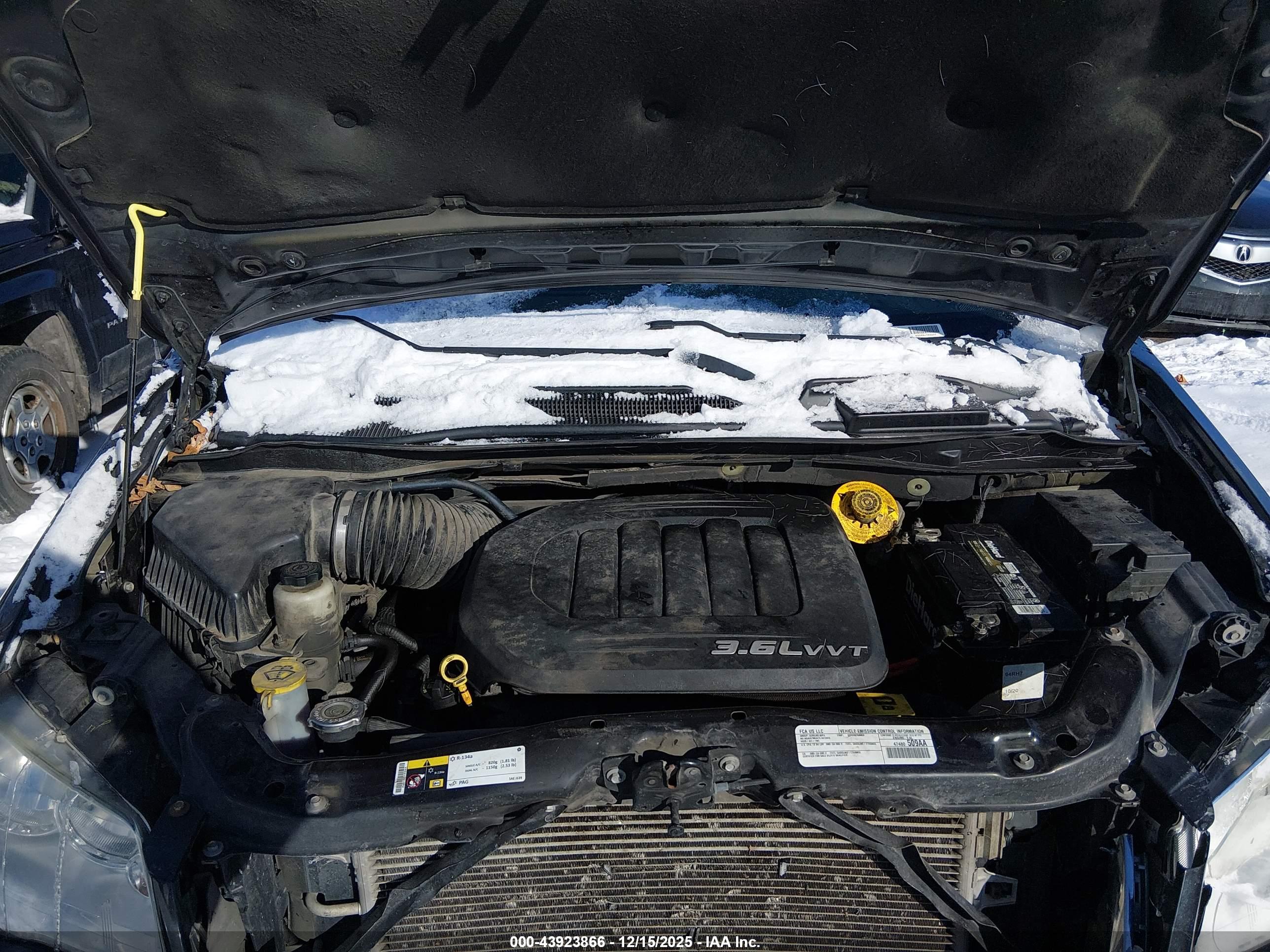 CHRYSLER TOWN image 10