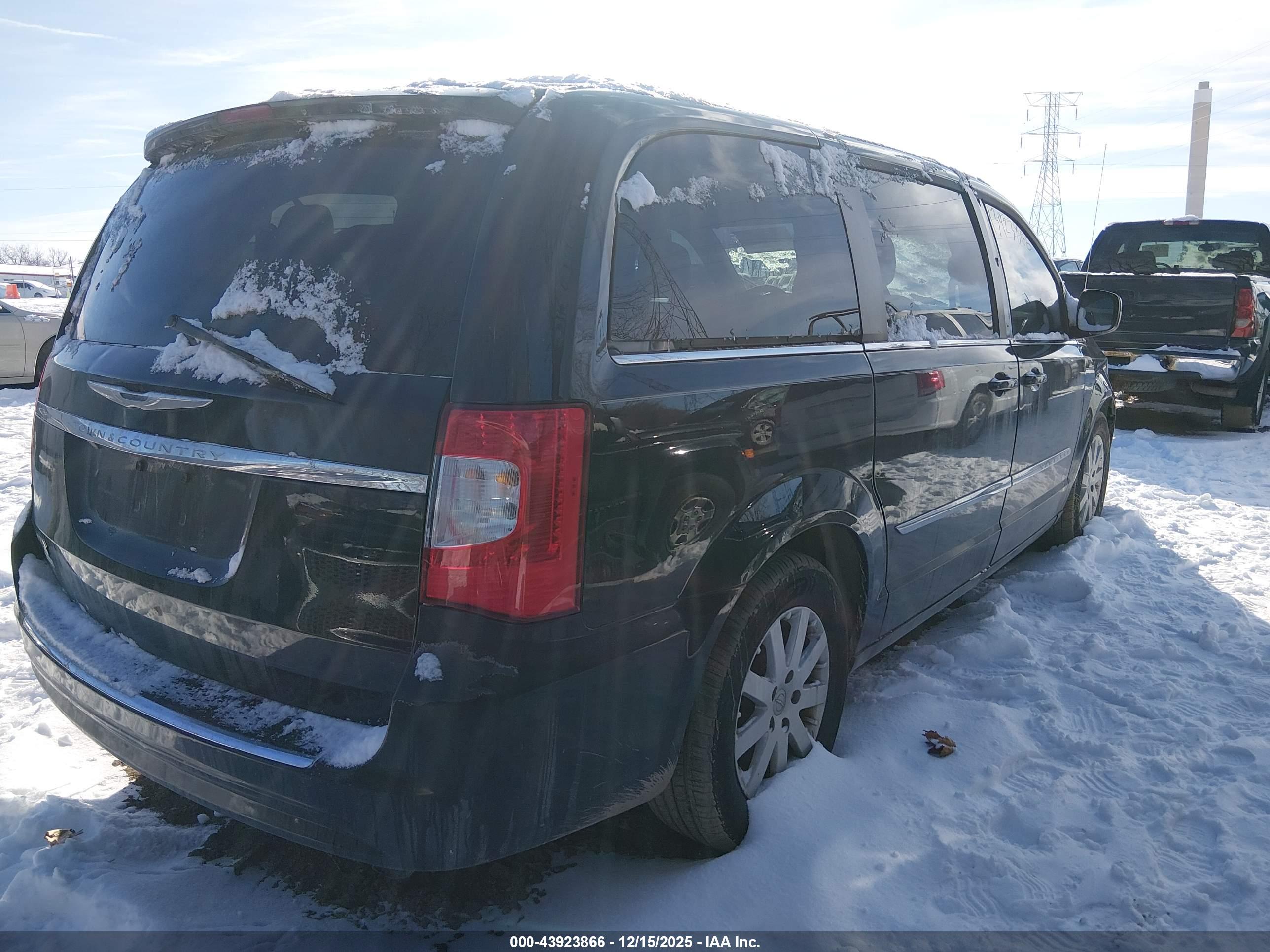 CHRYSLER TOWN image 4