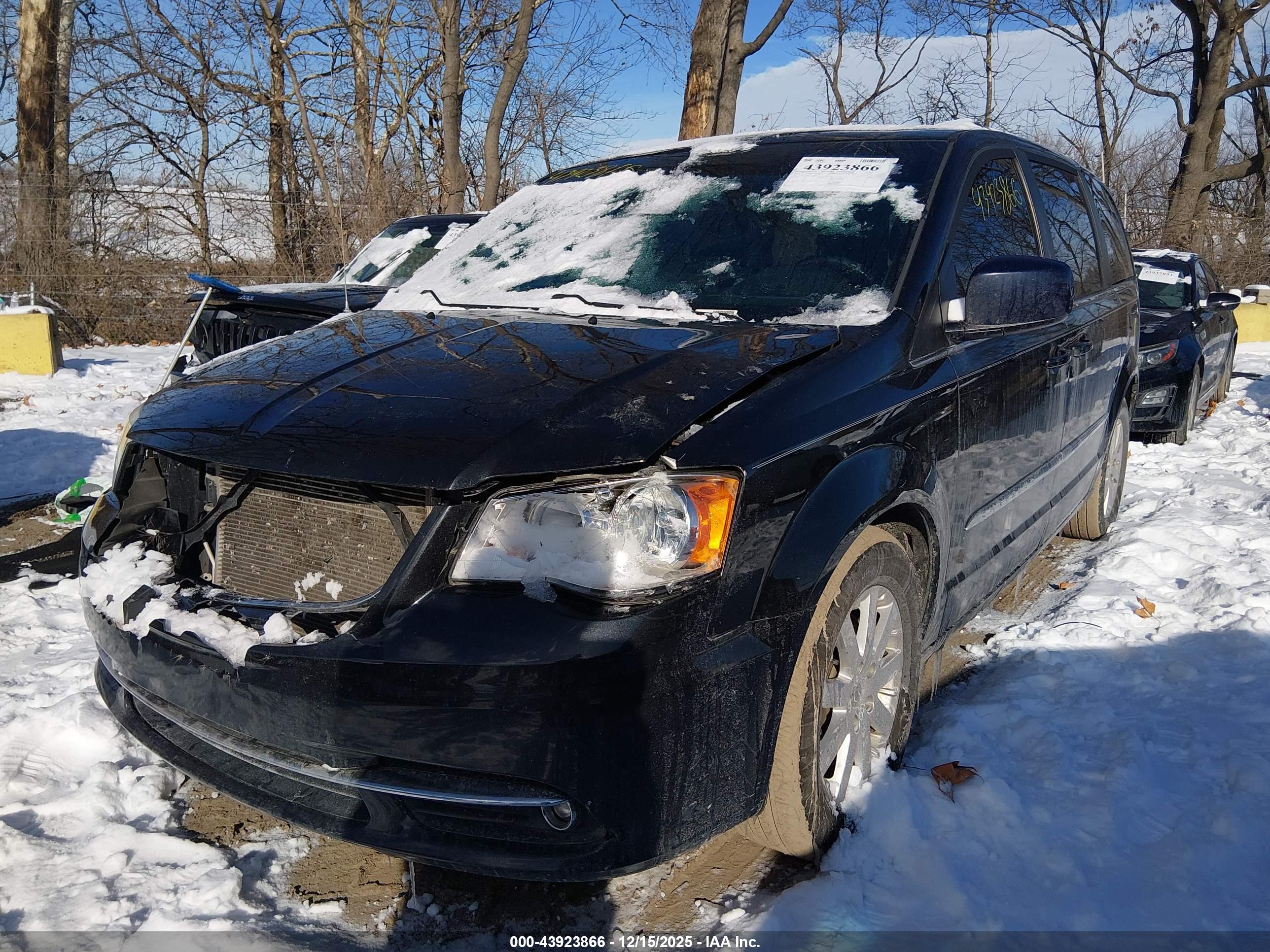CHRYSLER TOWN image 6