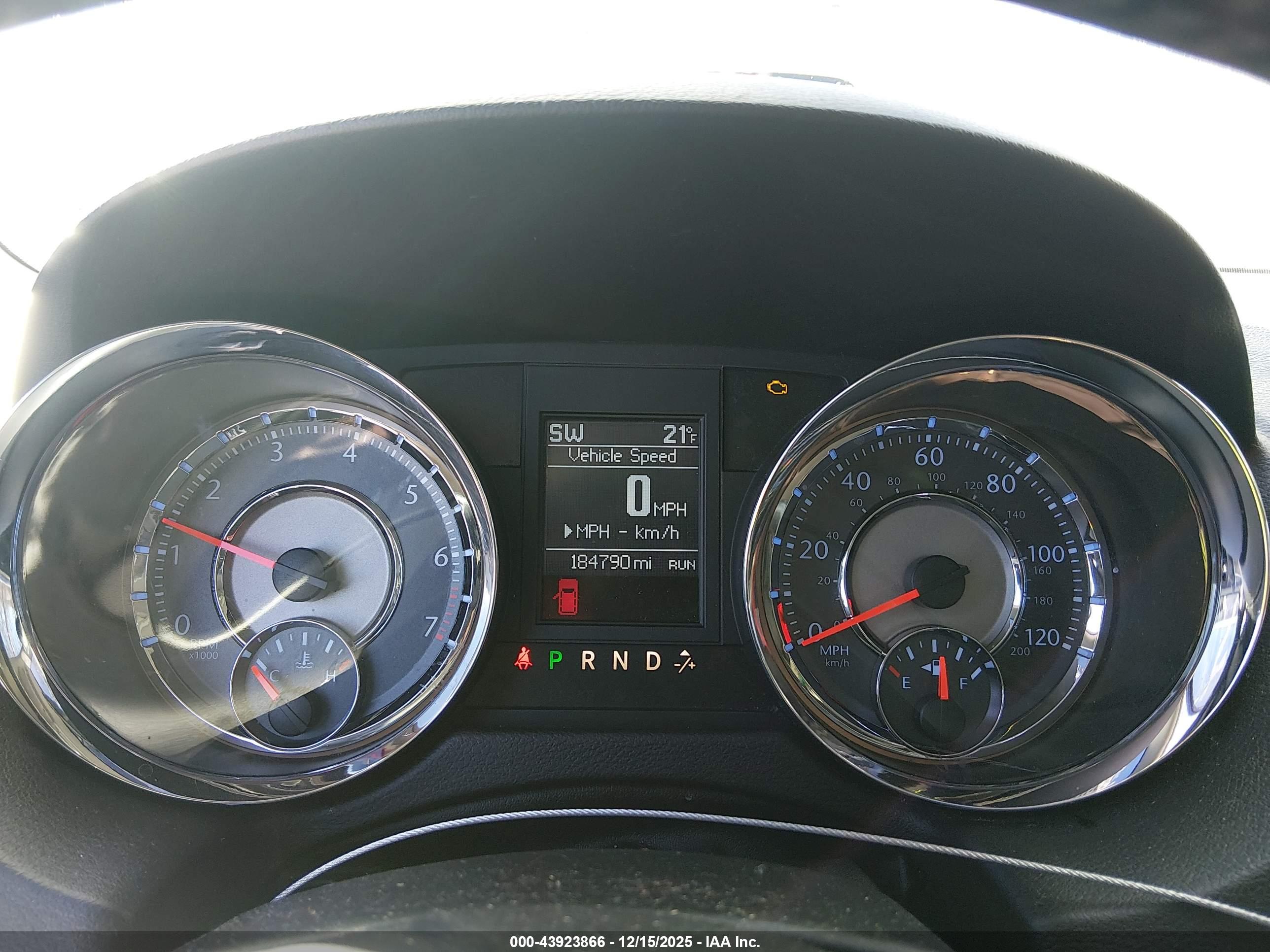 CHRYSLER TOWN image 7