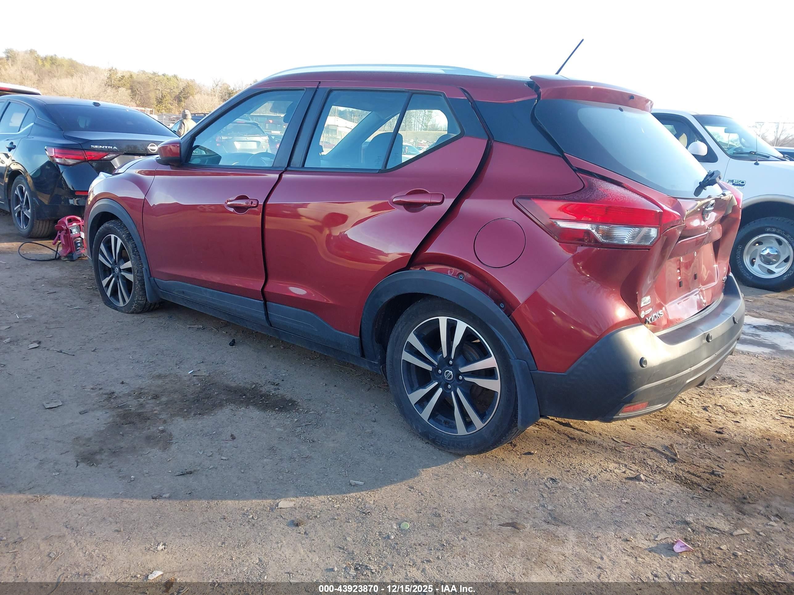 NISSAN KICKS image 3