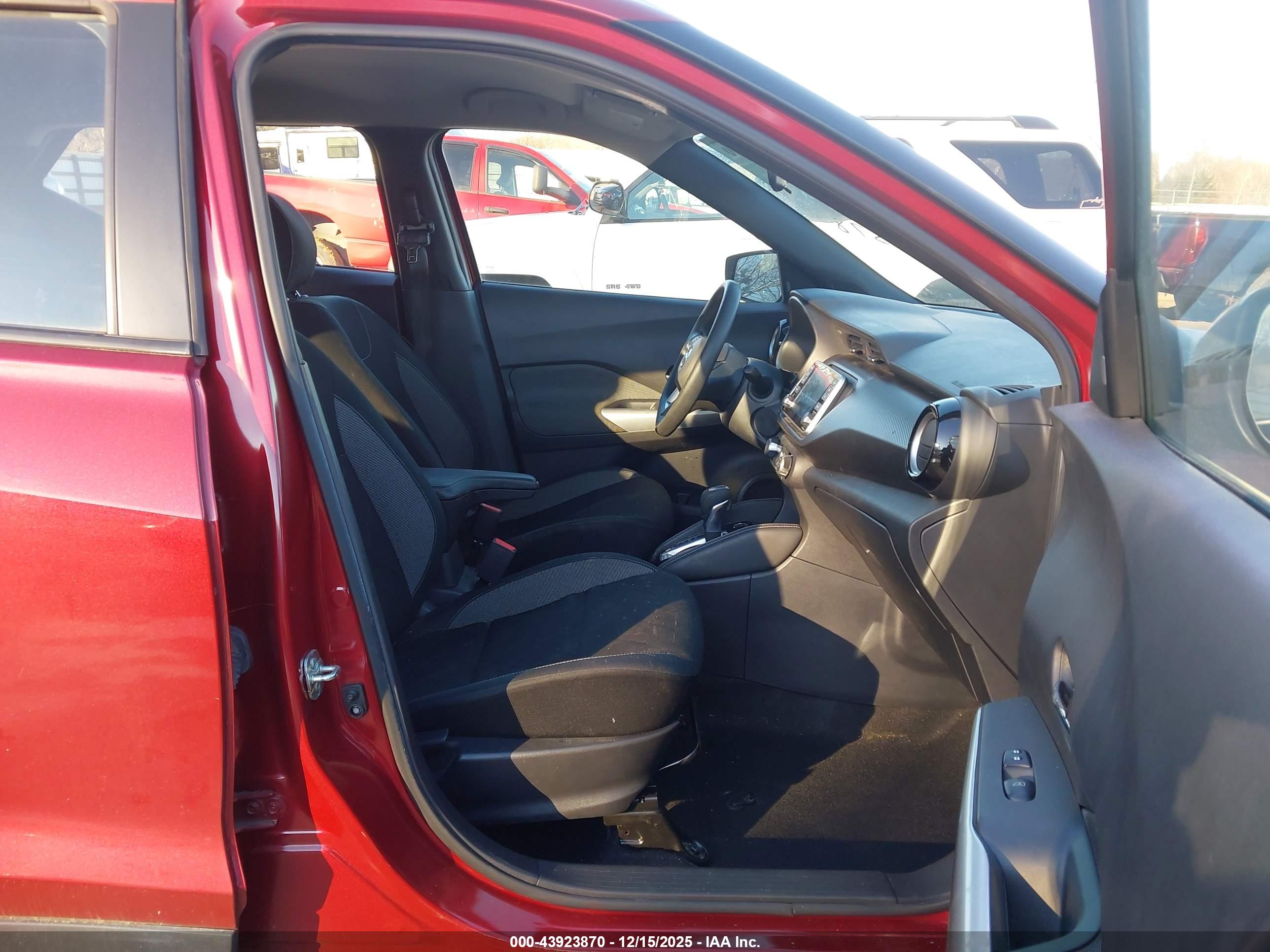 NISSAN KICKS image 5