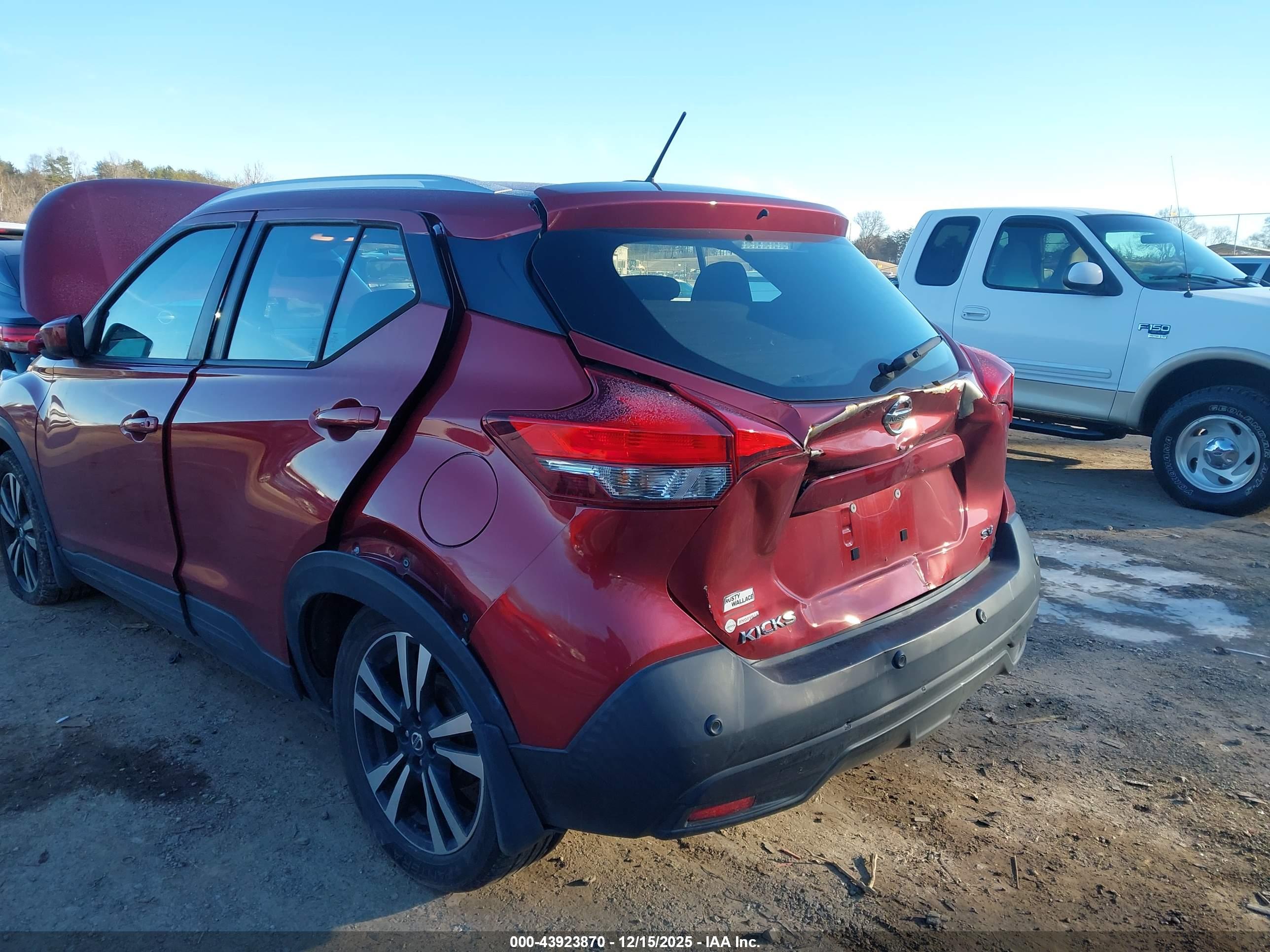 NISSAN KICKS image 6