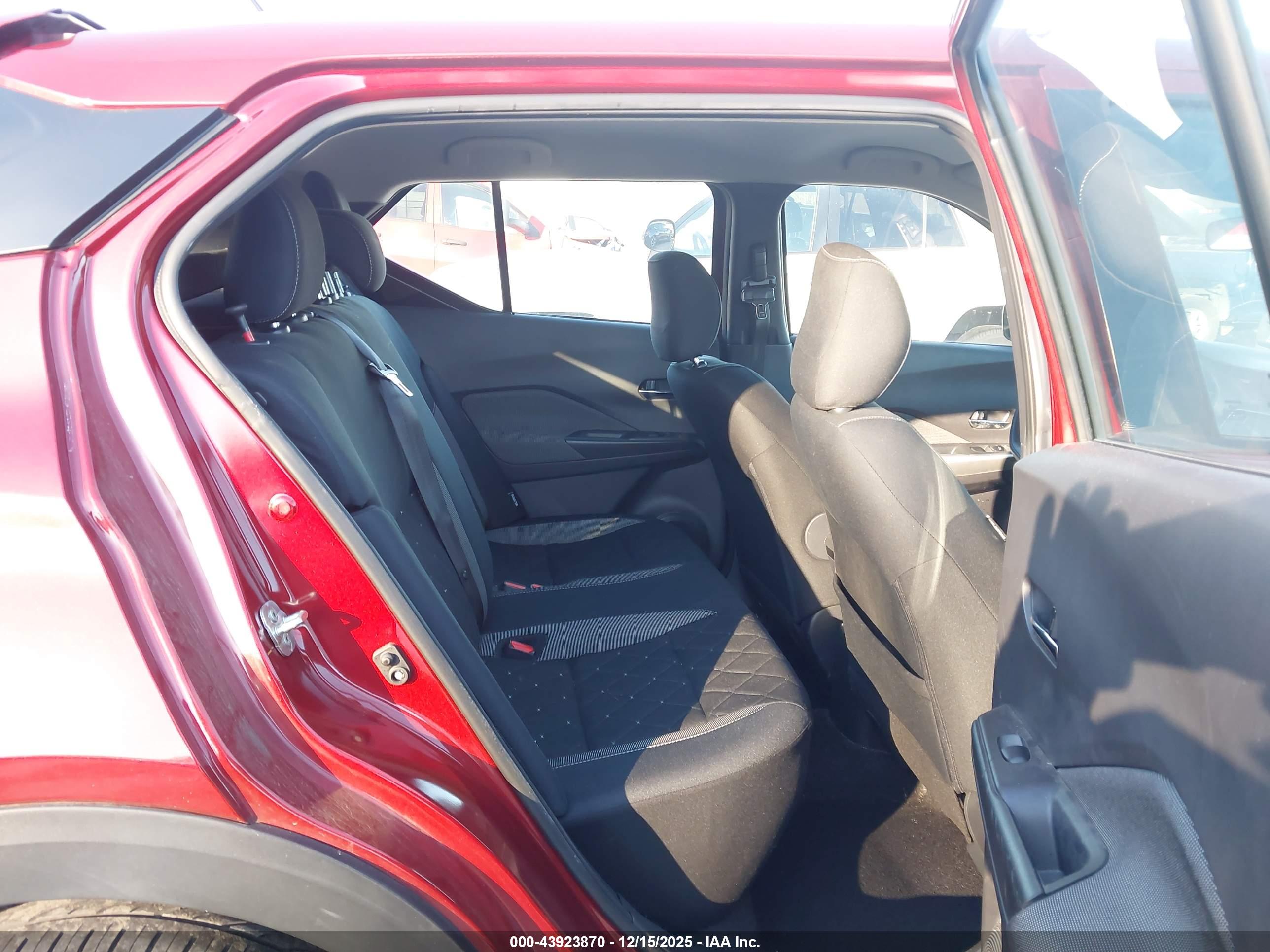 NISSAN KICKS image 8