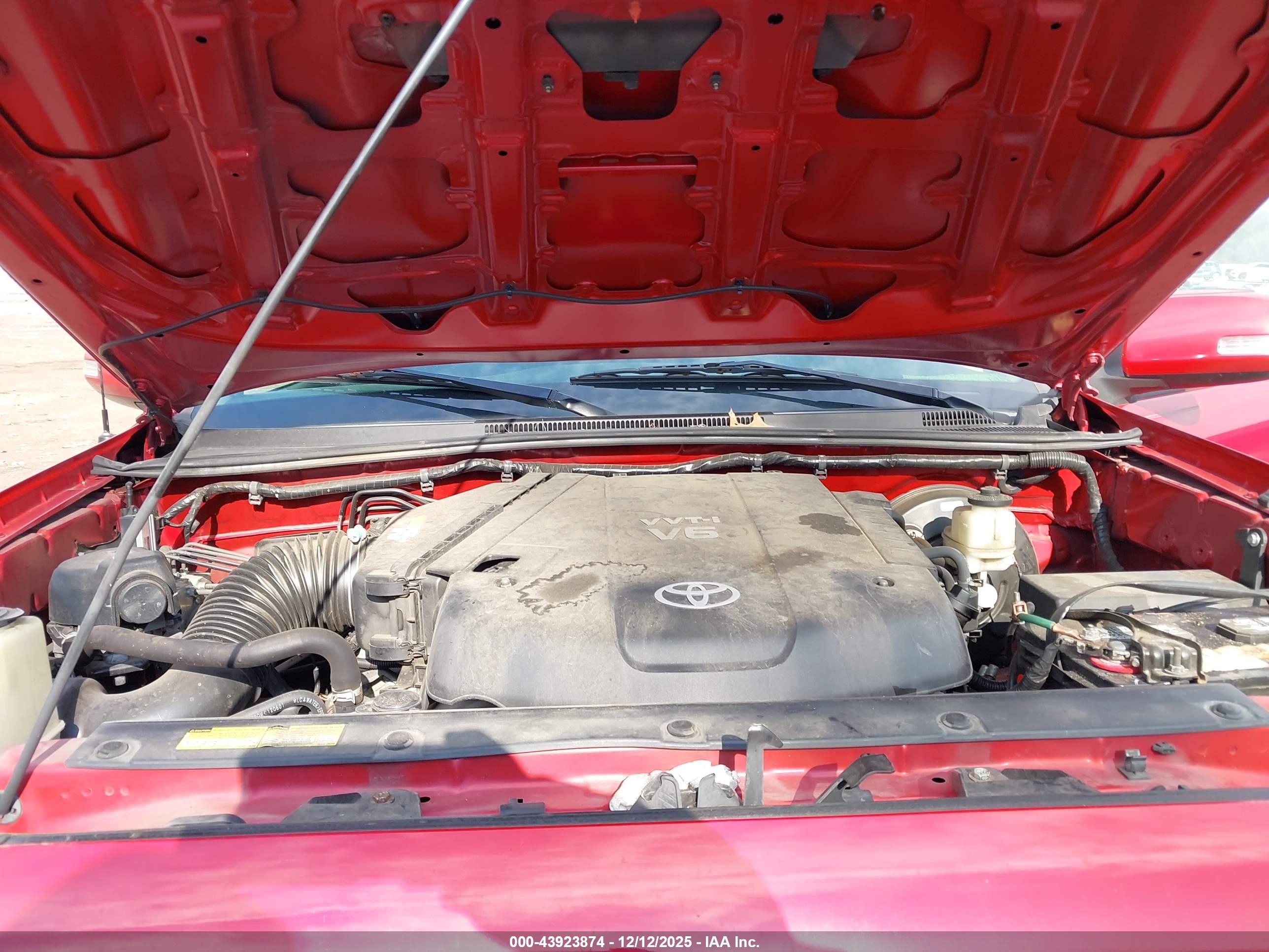 TOYOTA TACOMA image 10