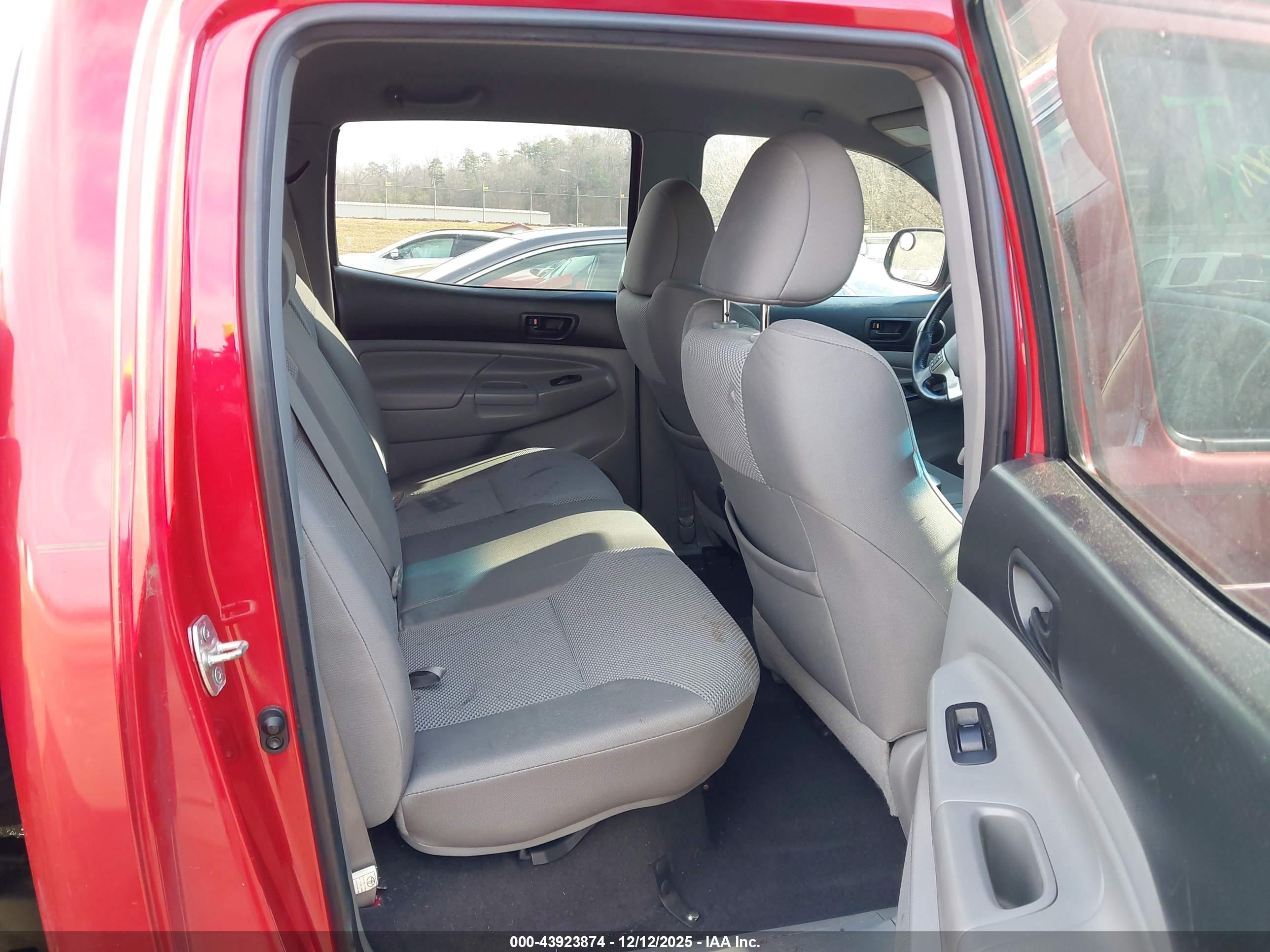 TOYOTA TACOMA image 8