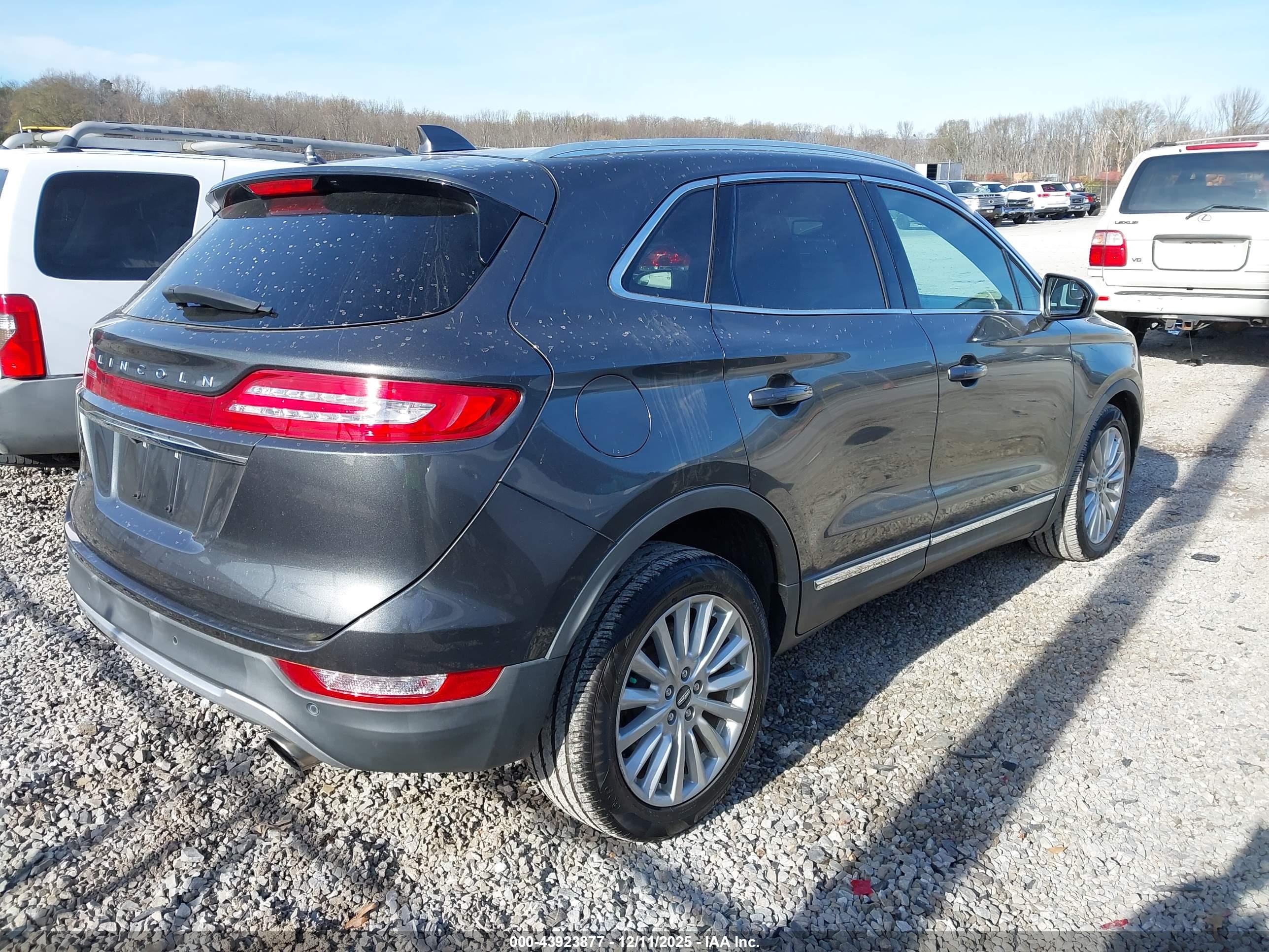 LINCOLN MKC image 4