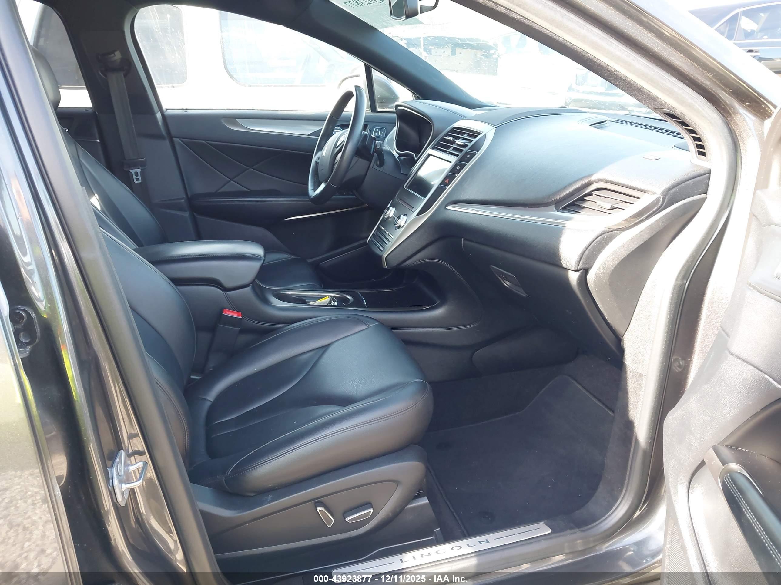 LINCOLN MKC image 5