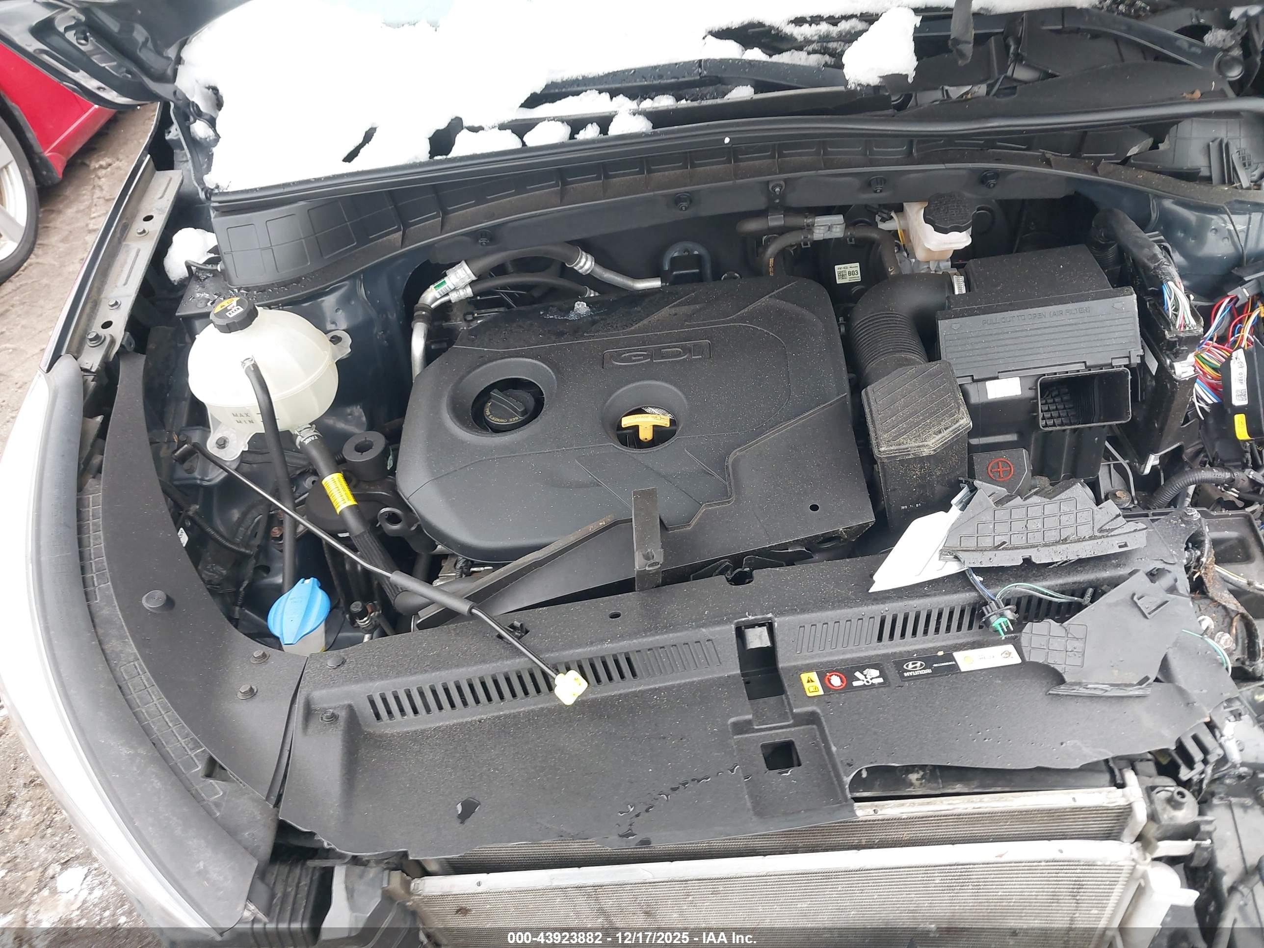 HYUNDAI TUCSON image 10