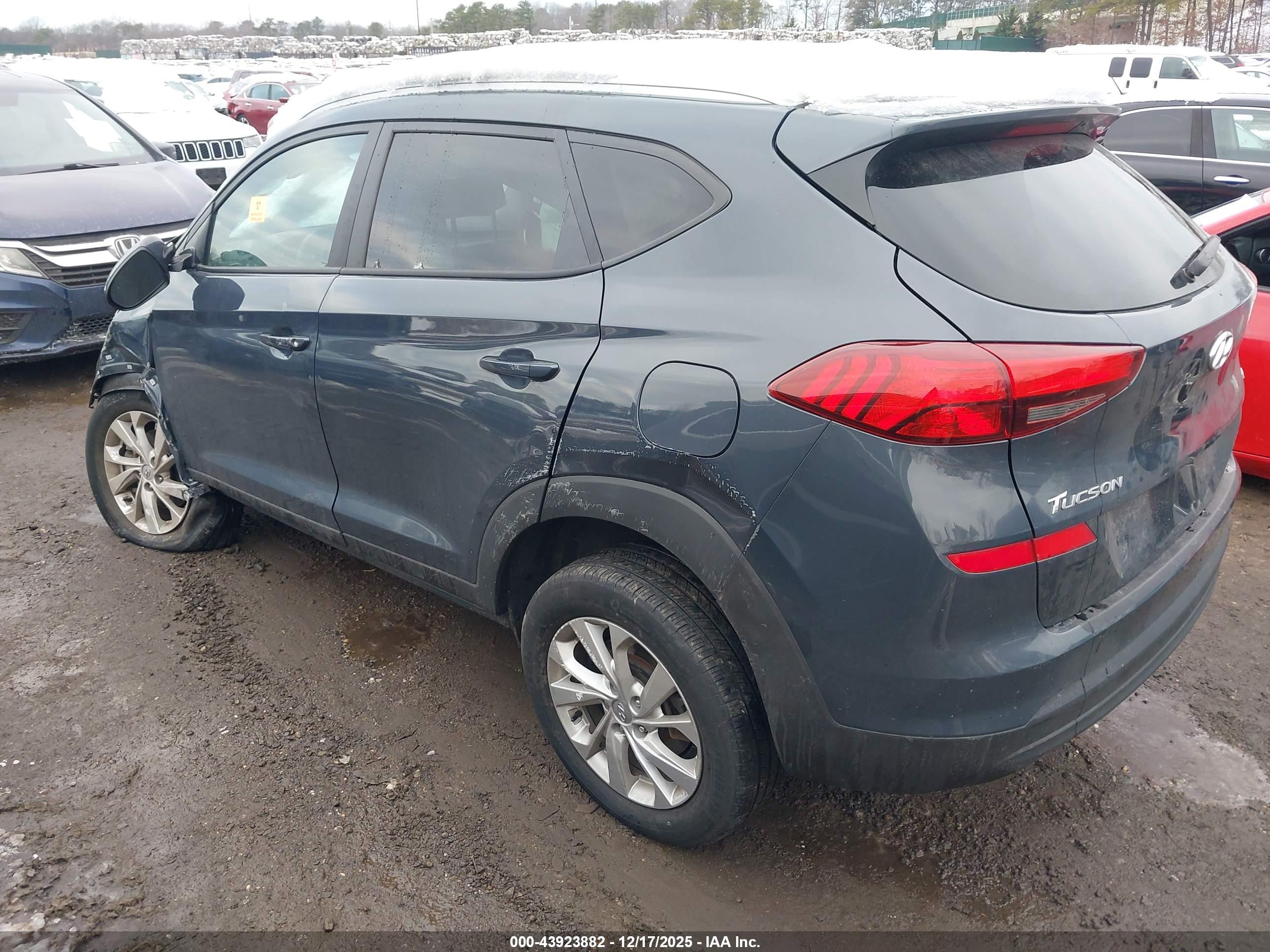HYUNDAI TUCSON image 3