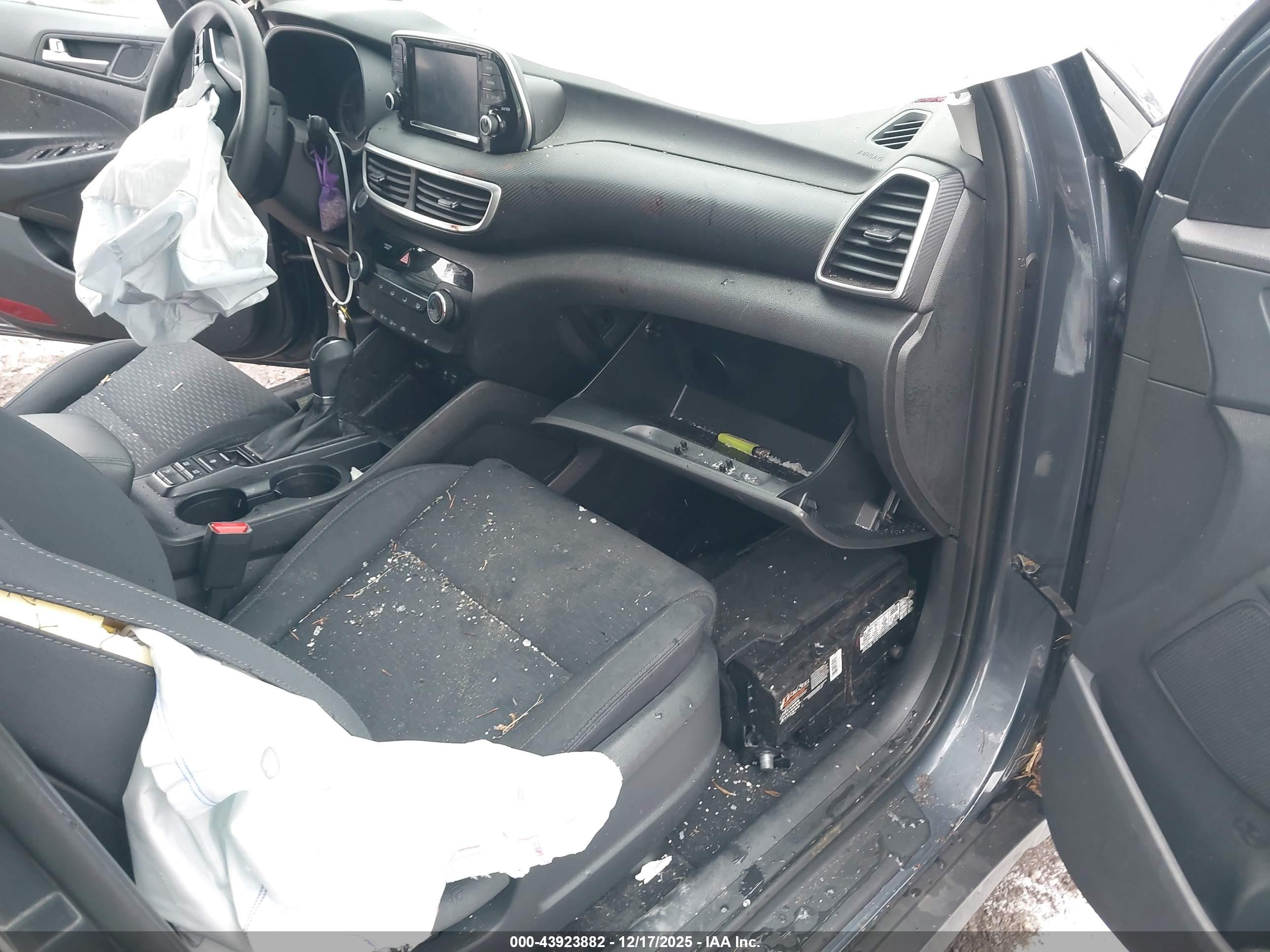 HYUNDAI TUCSON image 5