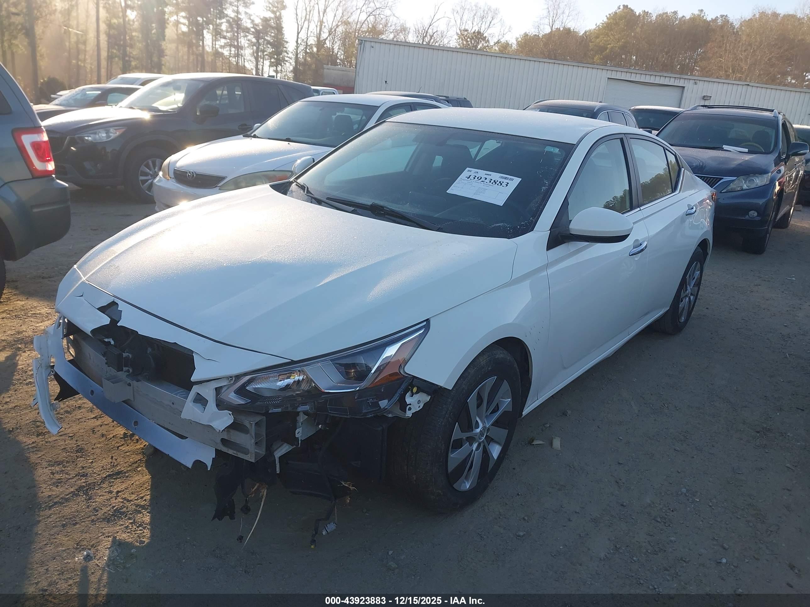 NISSAN ALTIMA image 2